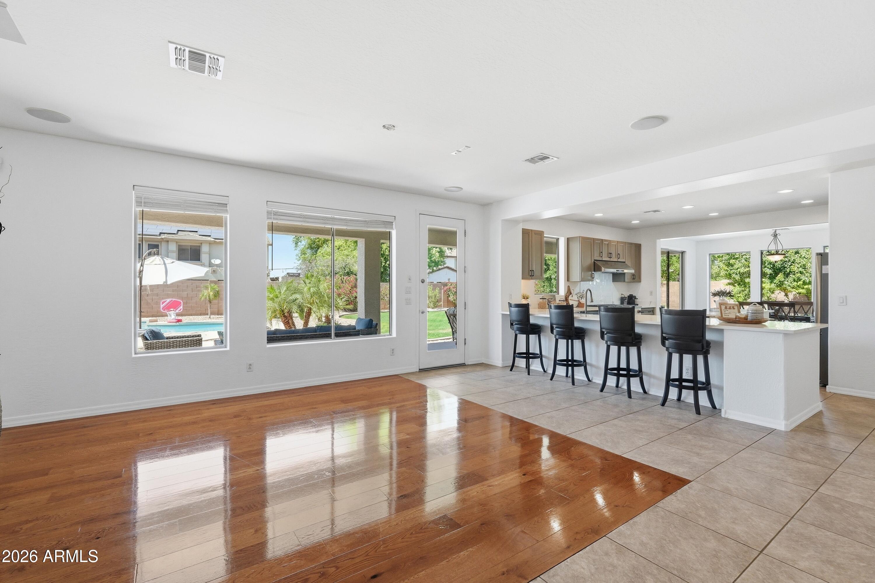 PINELAKE ESTATES - Residential