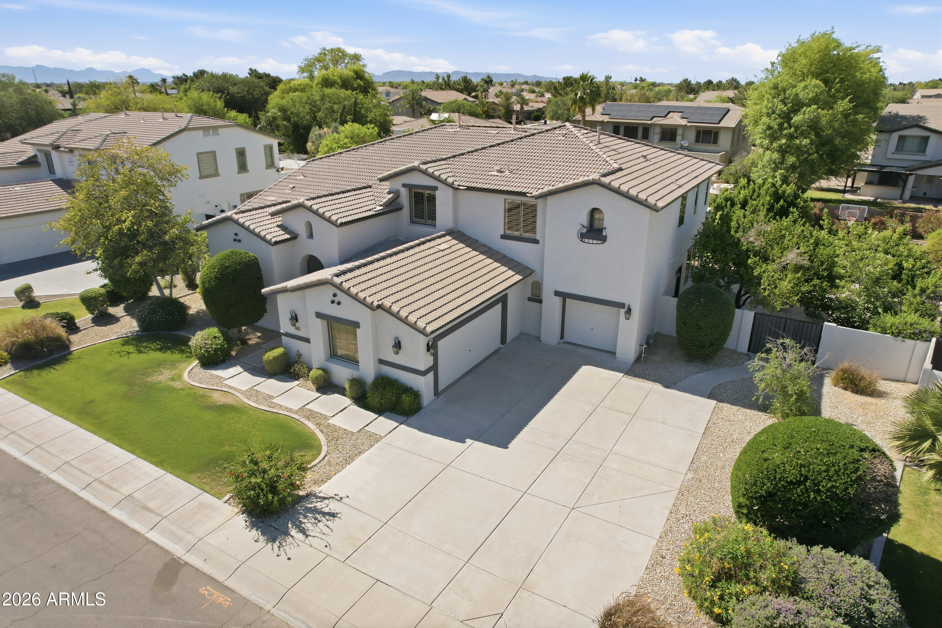 PINELAKE ESTATES - Residential