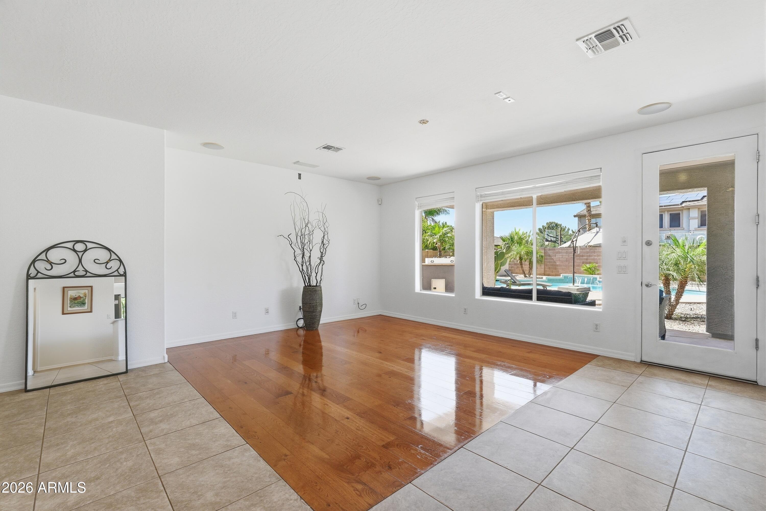 PINELAKE ESTATES - Residential