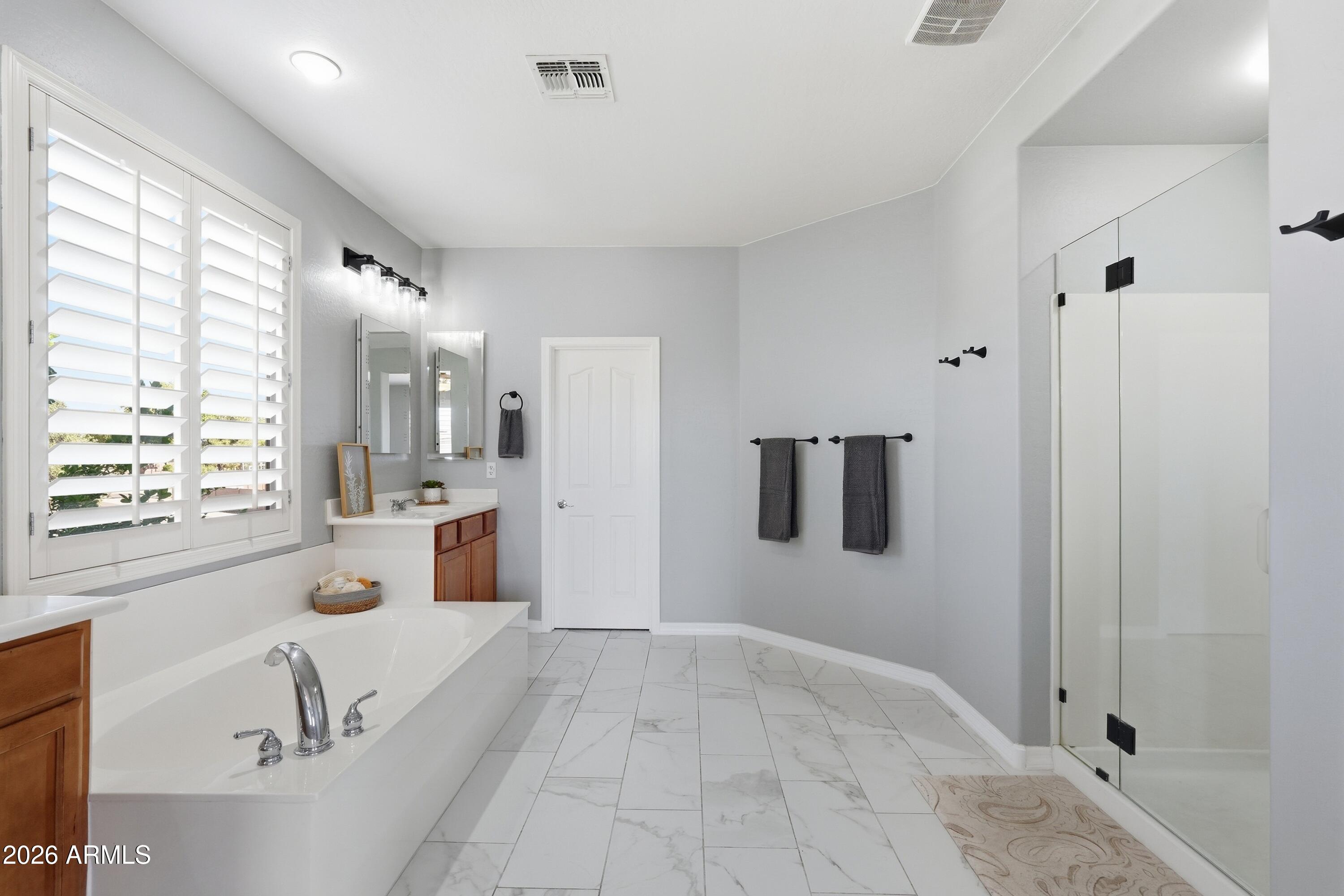 PINELAKE ESTATES - Residential