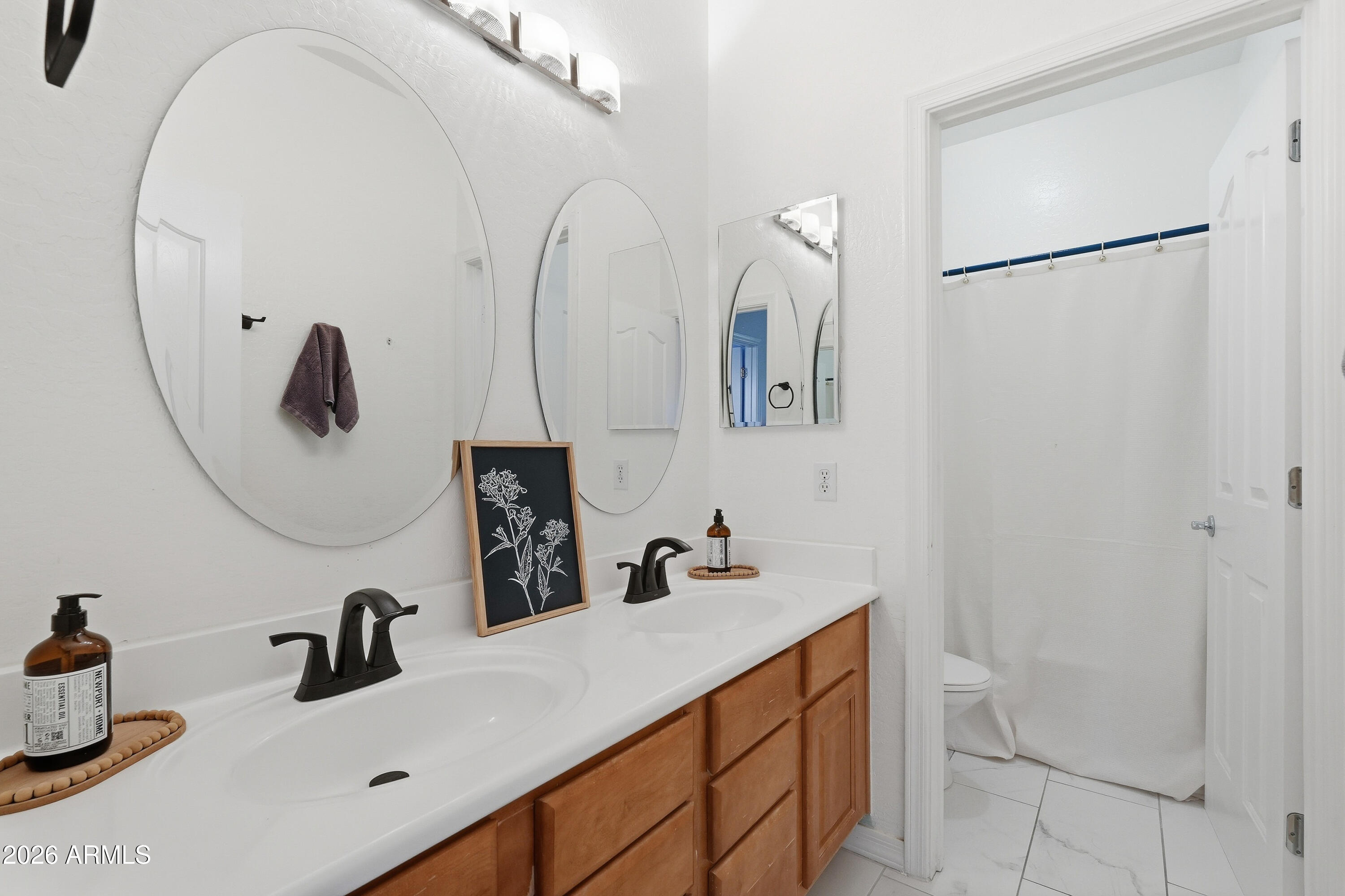 PINELAKE ESTATES - Residential