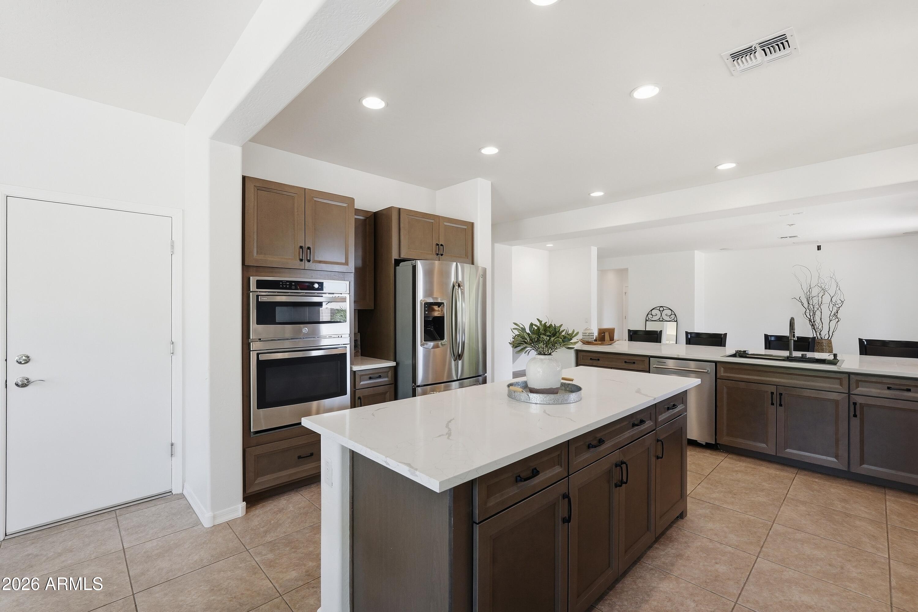 PINELAKE ESTATES - Residential