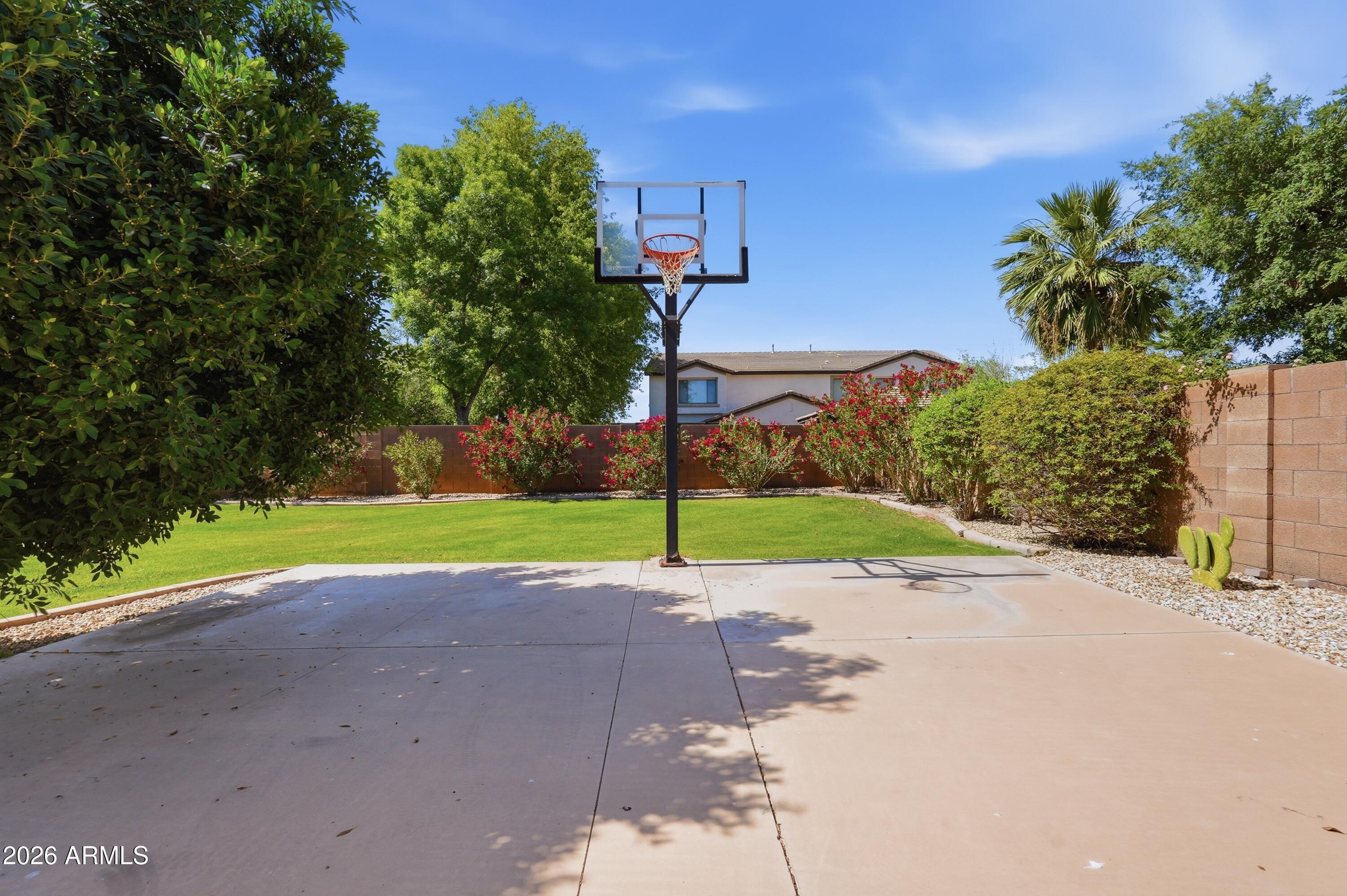PINELAKE ESTATES - Residential