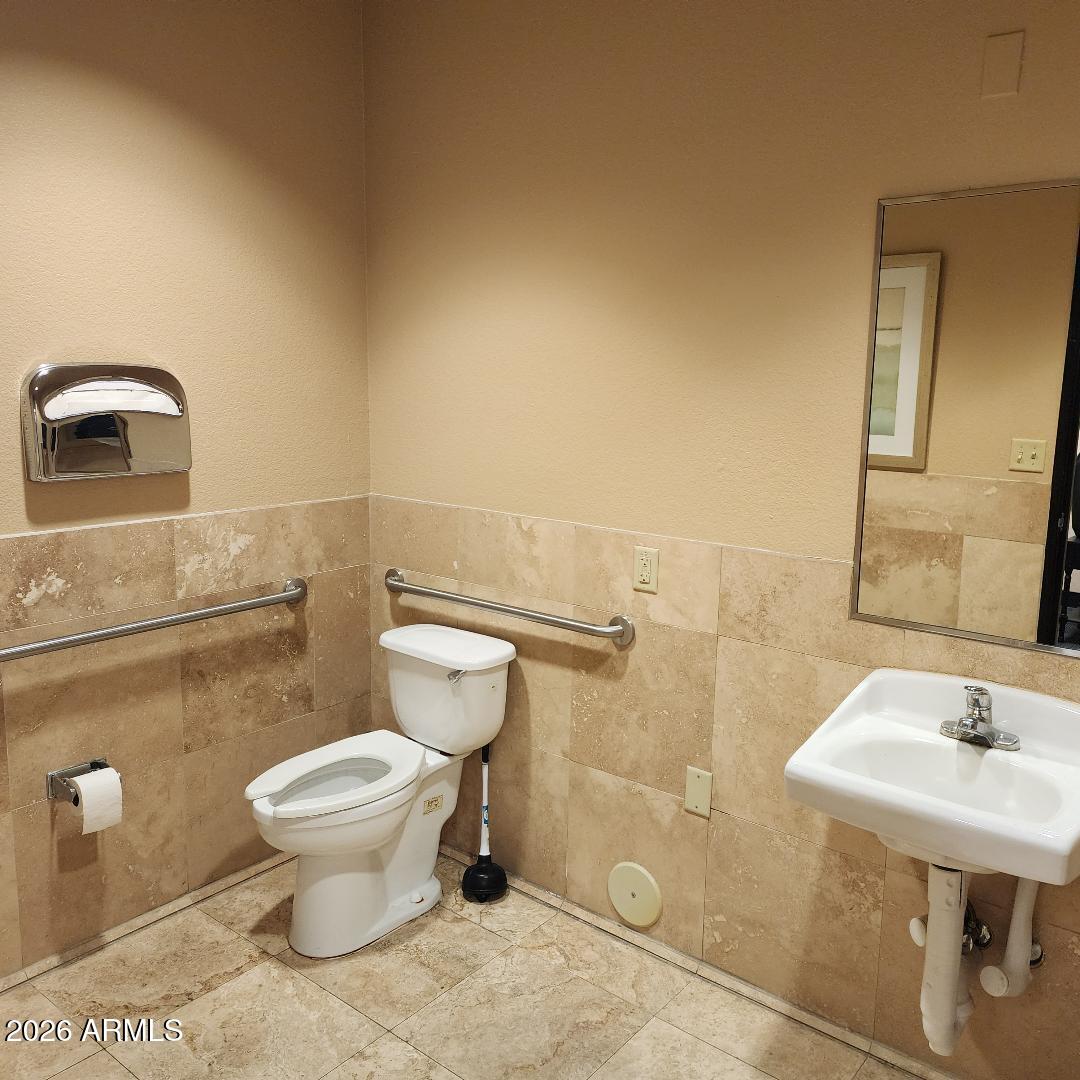 10320 W MCDOWELL Road A1004