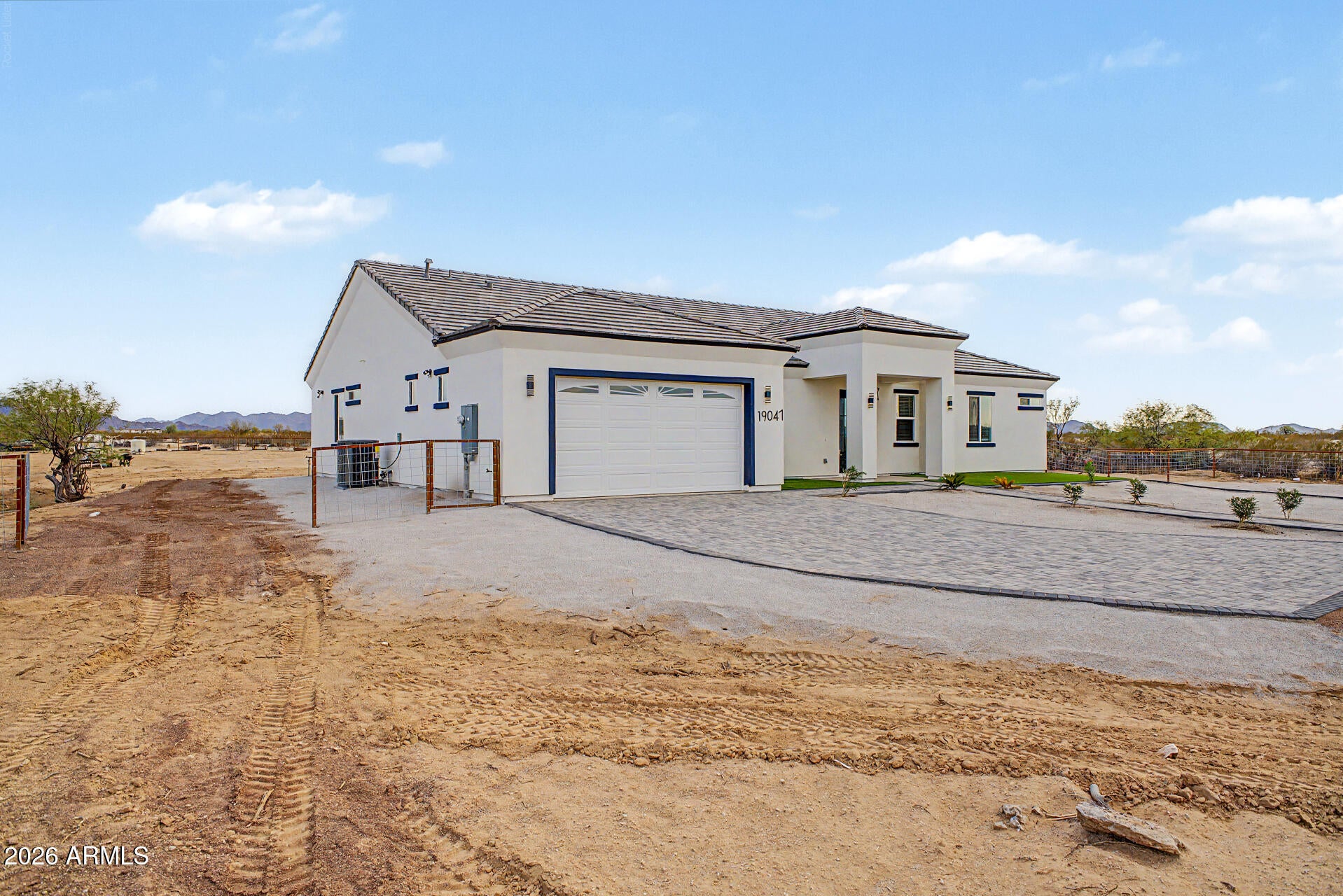 19047 W GRAND CANYON Drive