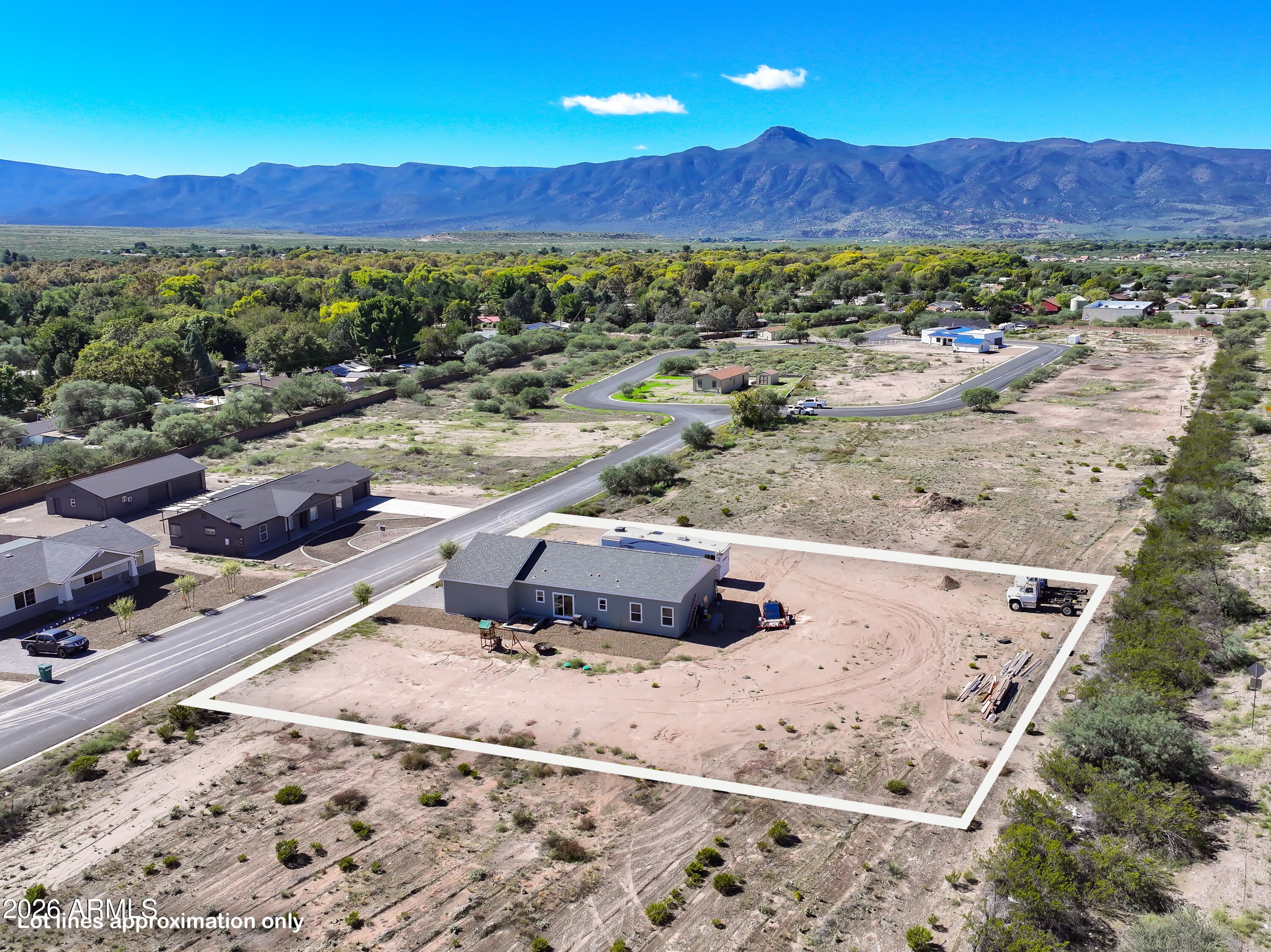 3712 E PRESERVE Drive
