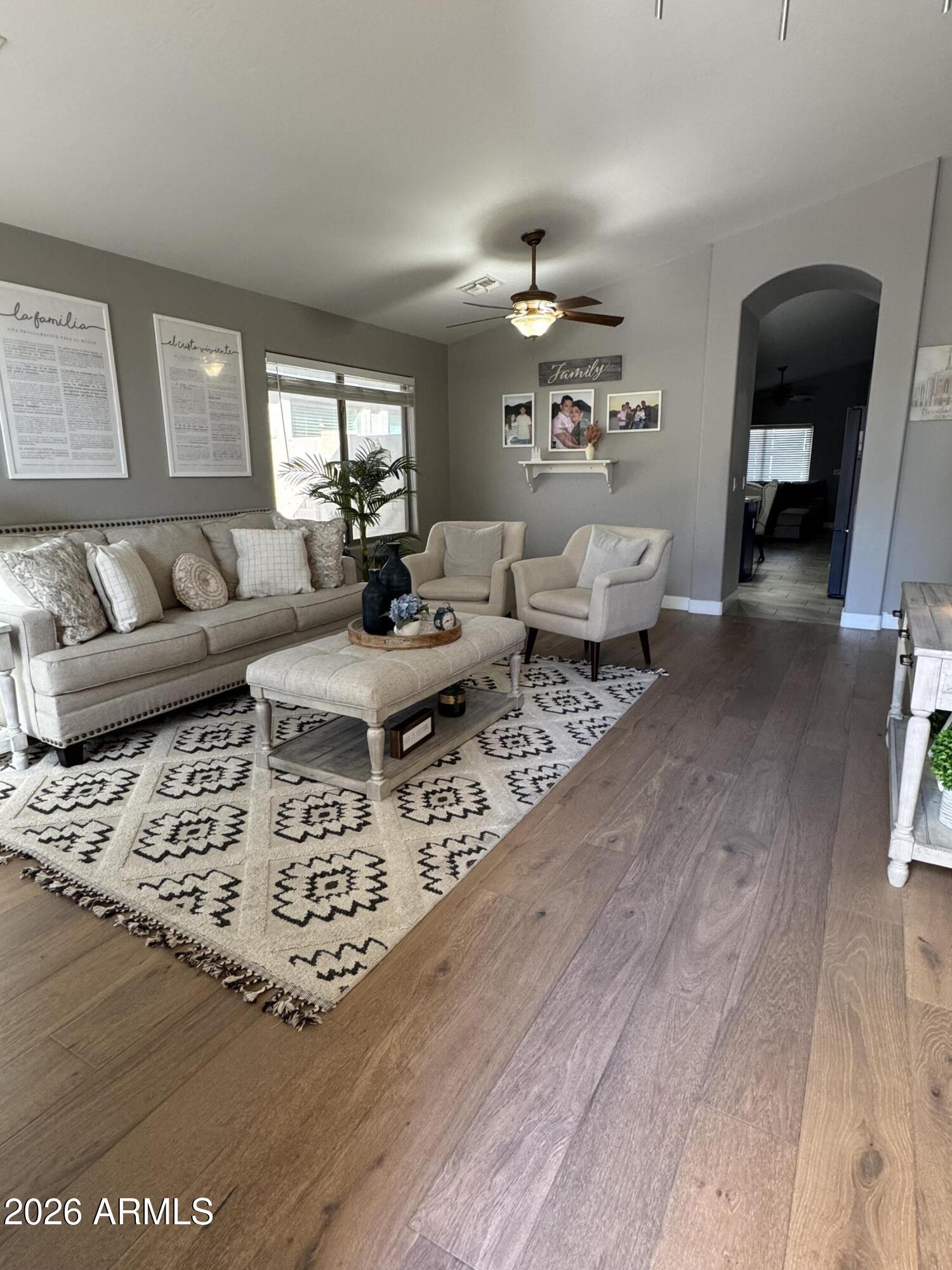 734 E KELSI Avenue E