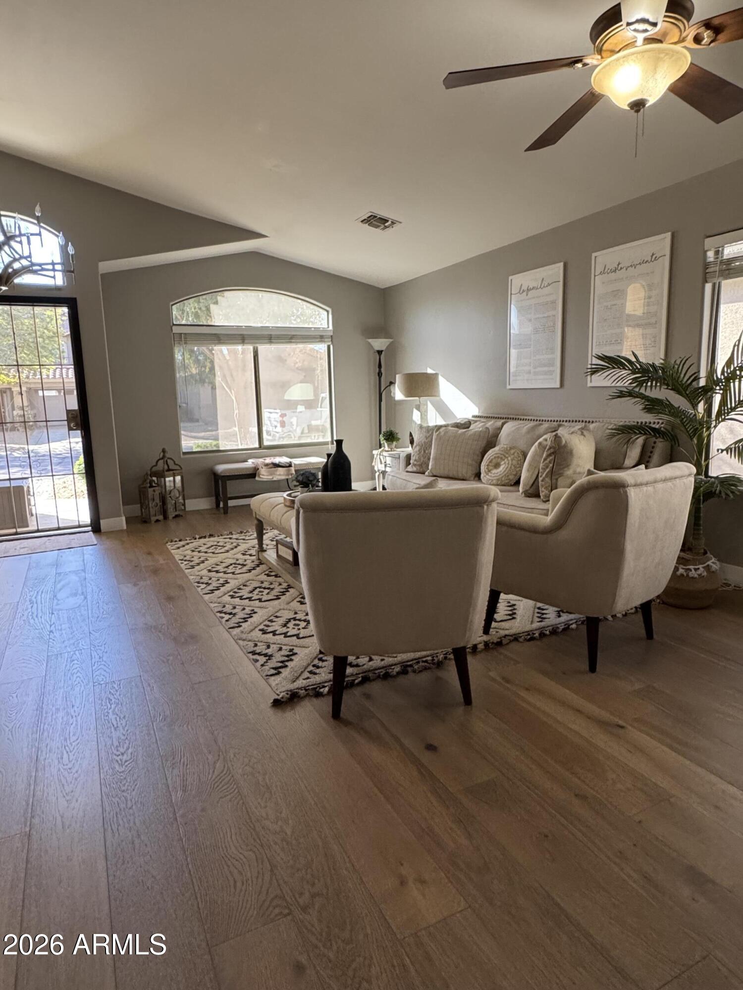 734 E KELSI Avenue E