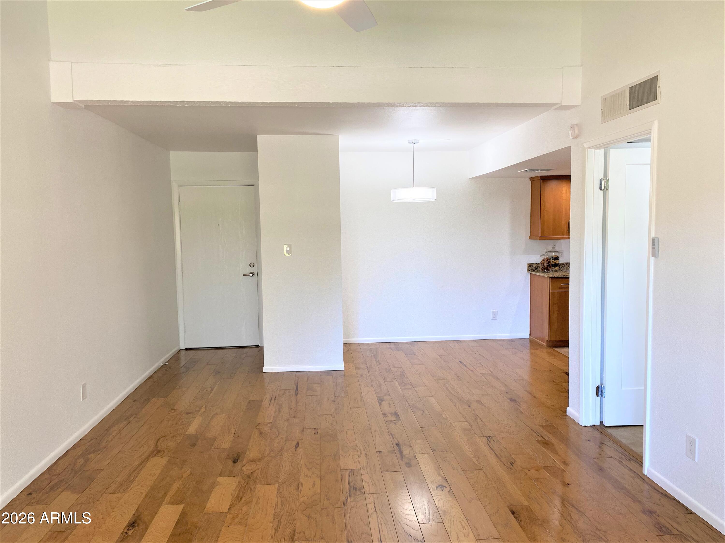 7350 N VIA PASEO DEL SUR -- N203