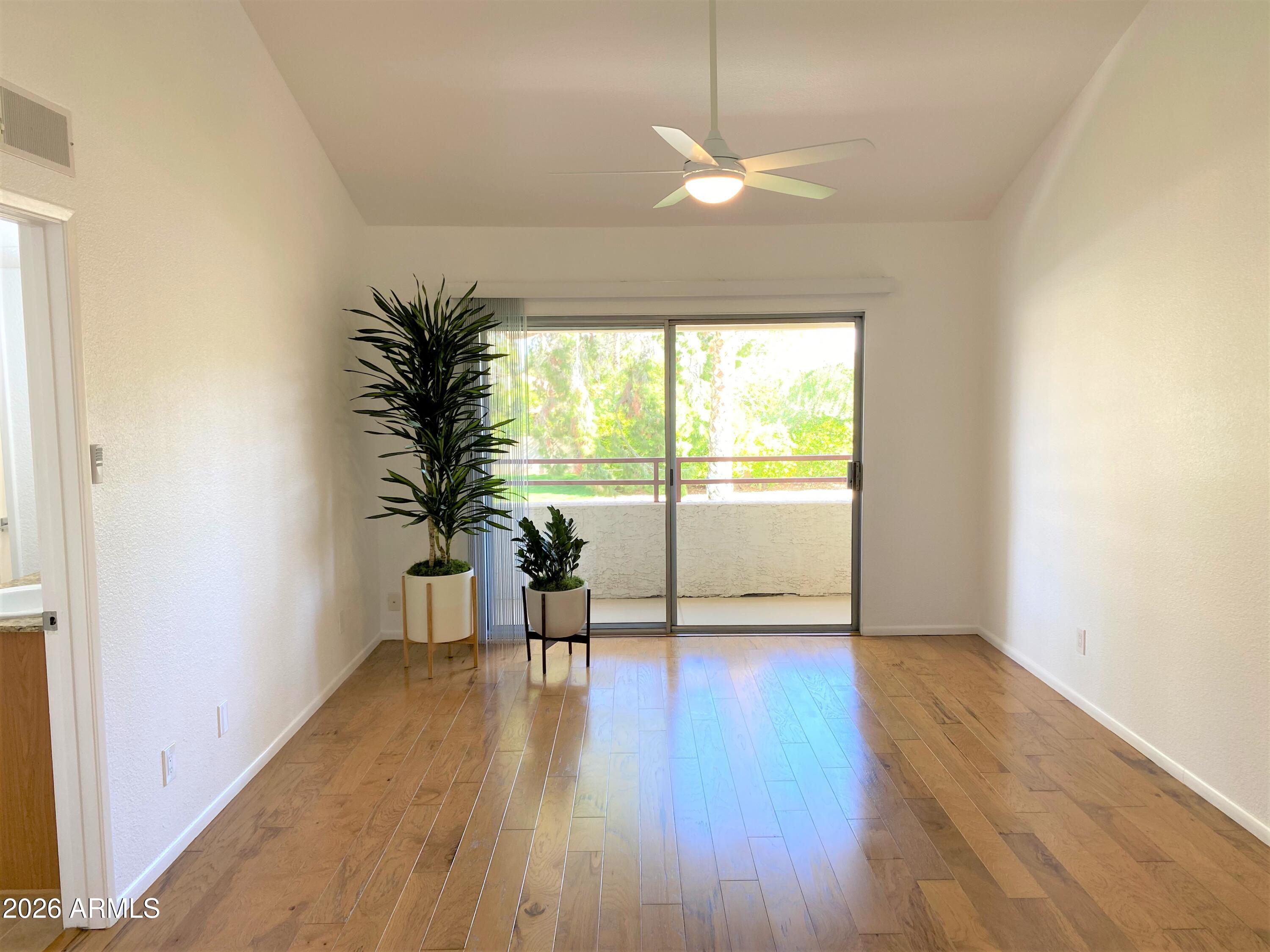 7350 N VIA PASEO DEL SUR -- N203