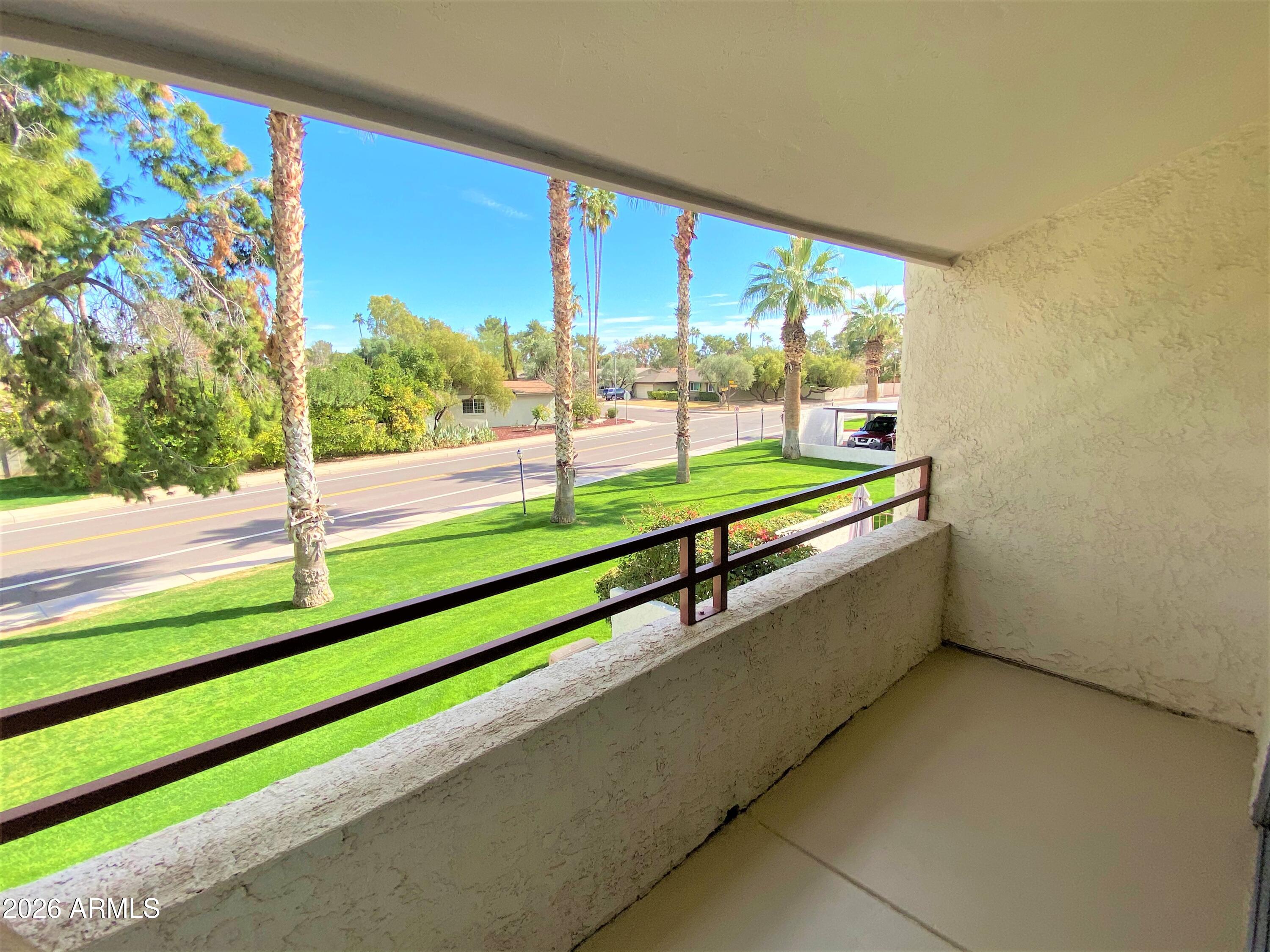 7350 N VIA PASEO DEL SUR -- N203