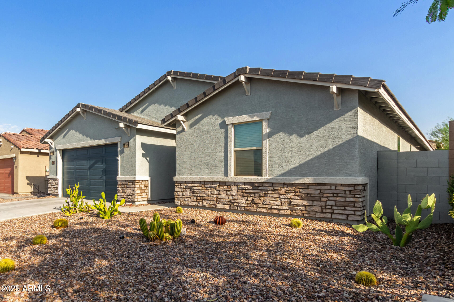 Homes 2 4587 Stickleaf Way