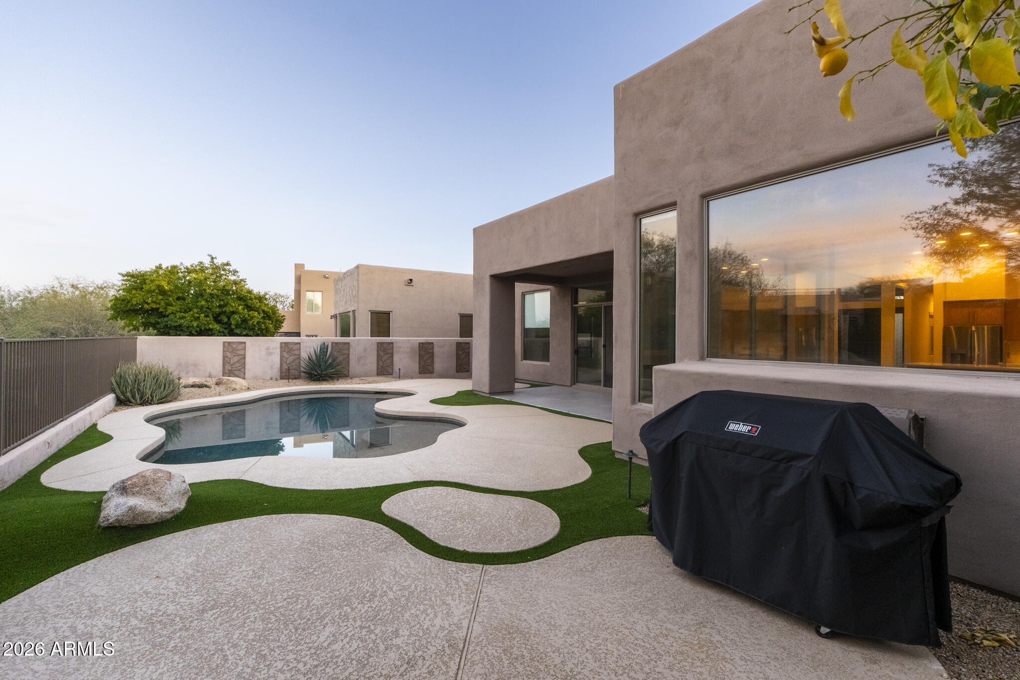 10858 E HEDGEHOG Place