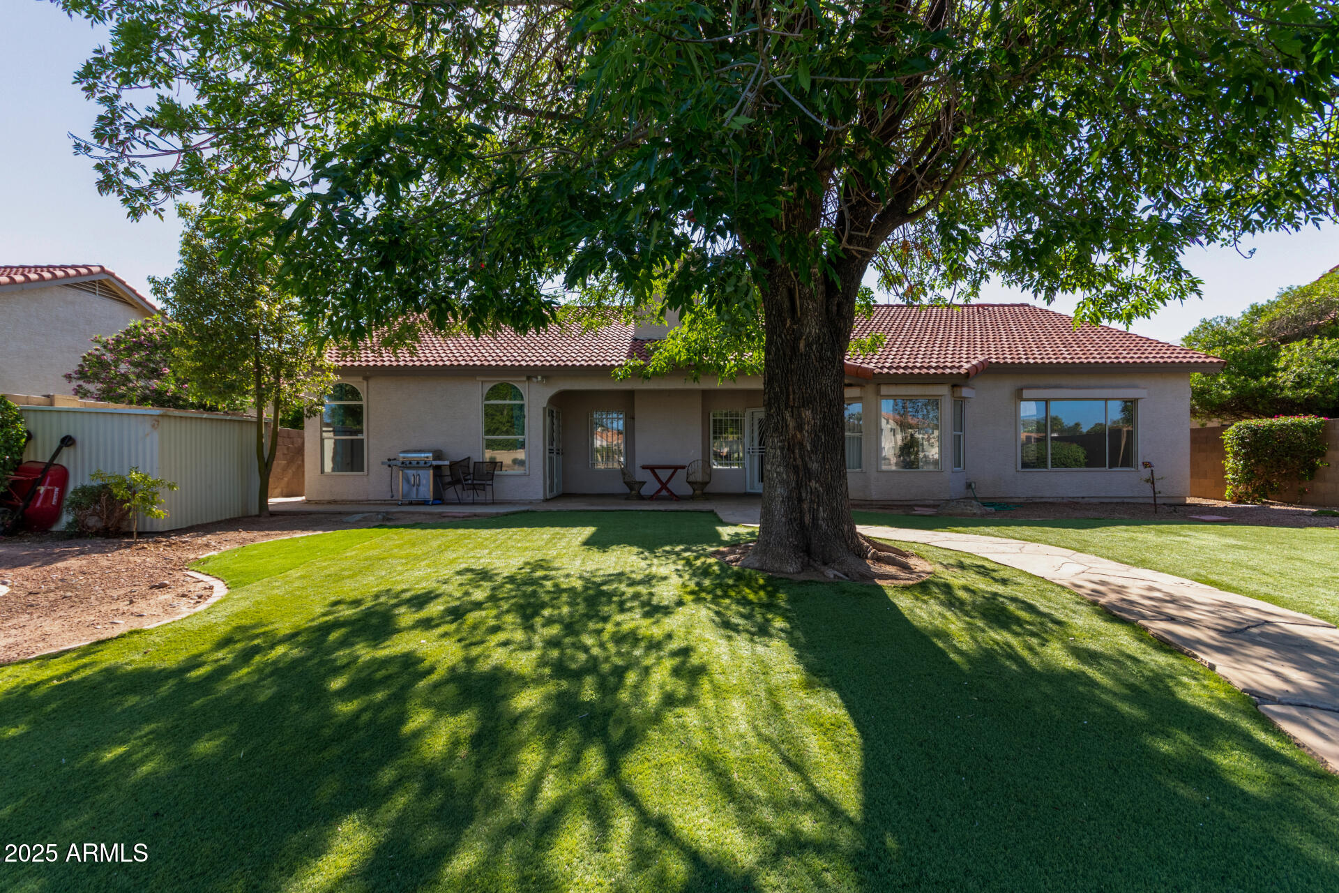 3109 N MEADOW Drive