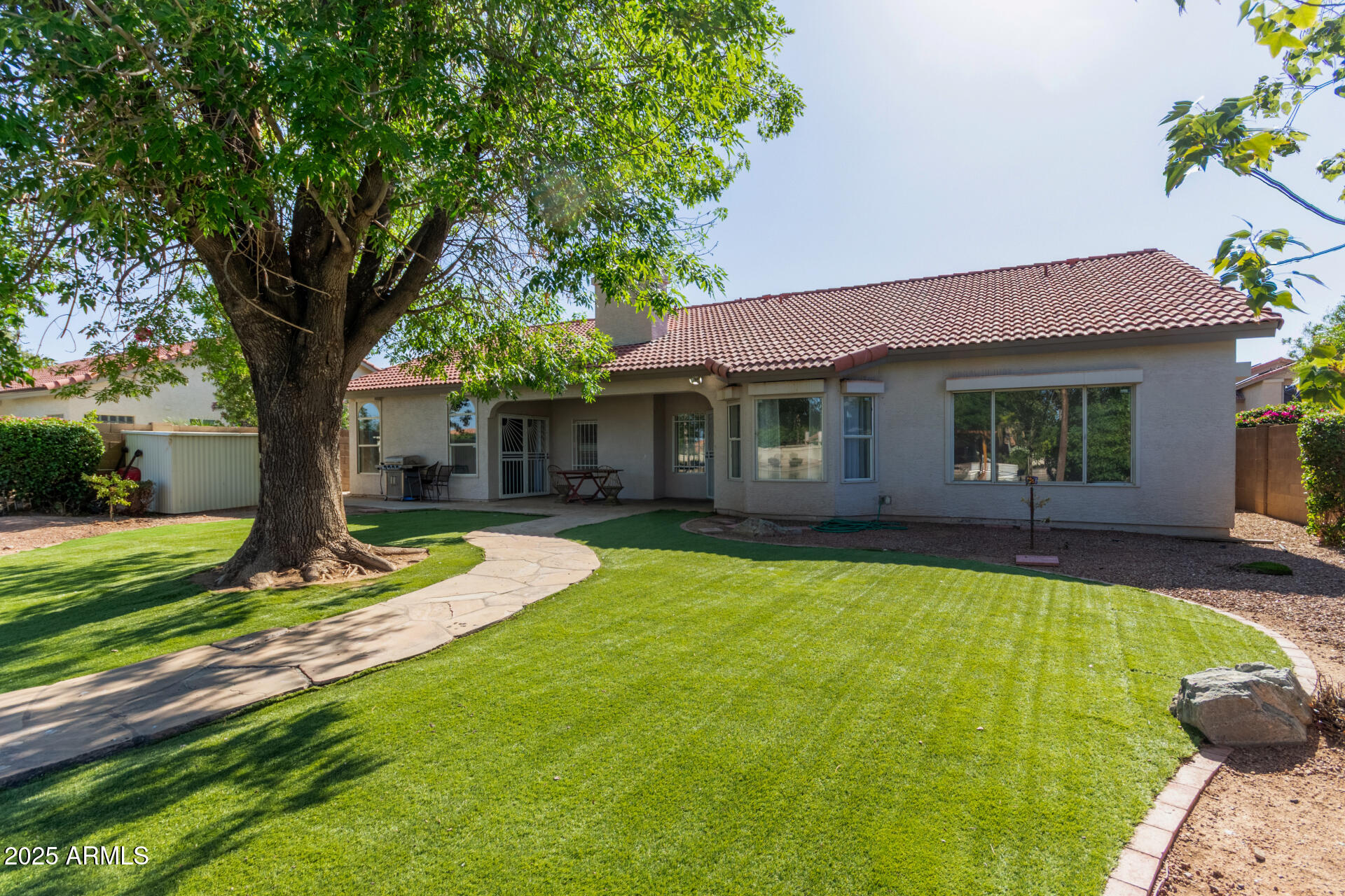 3109 N MEADOW Drive