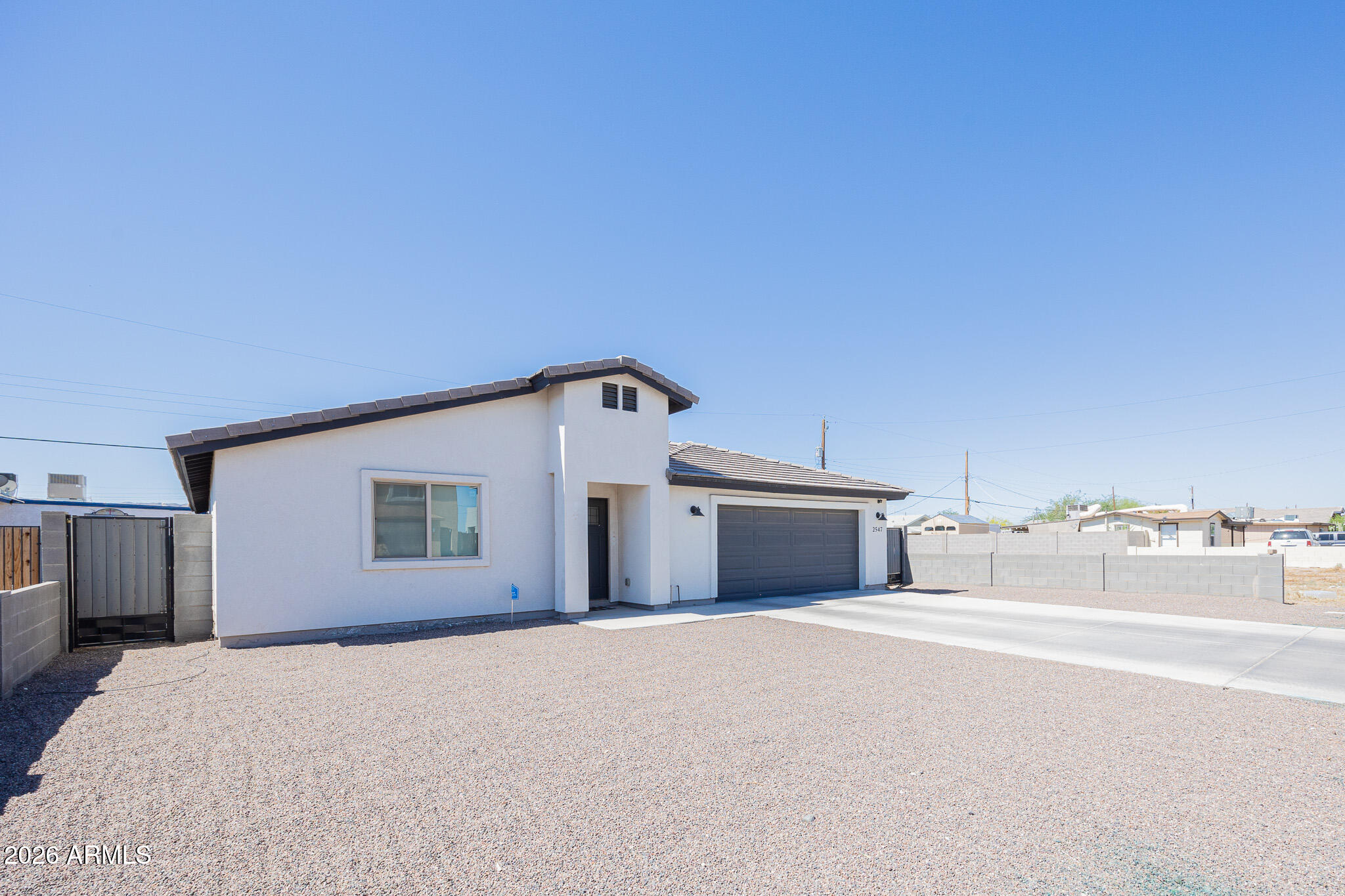 2547 E ILLINI Street