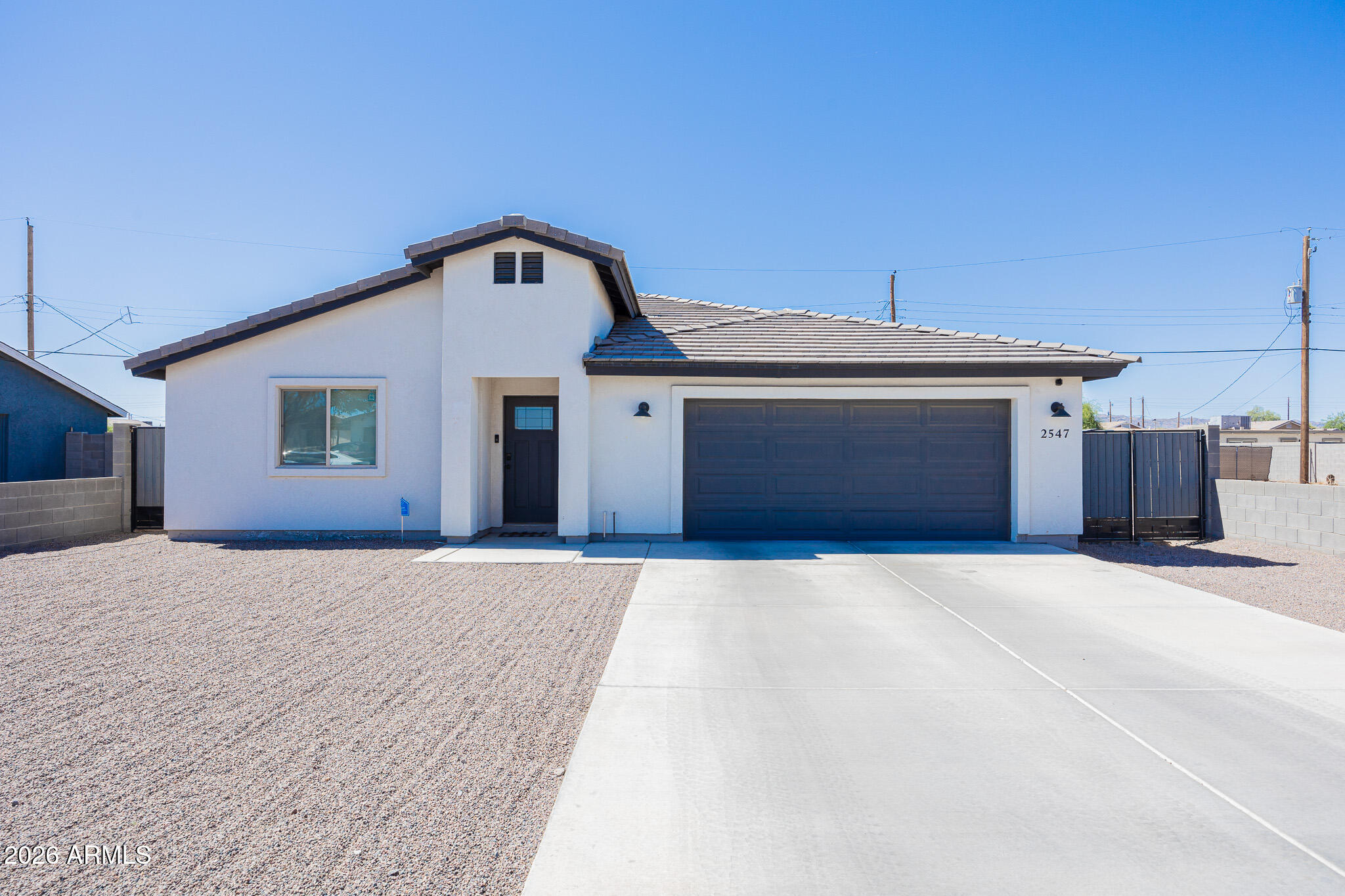 2547 E ILLINI Street