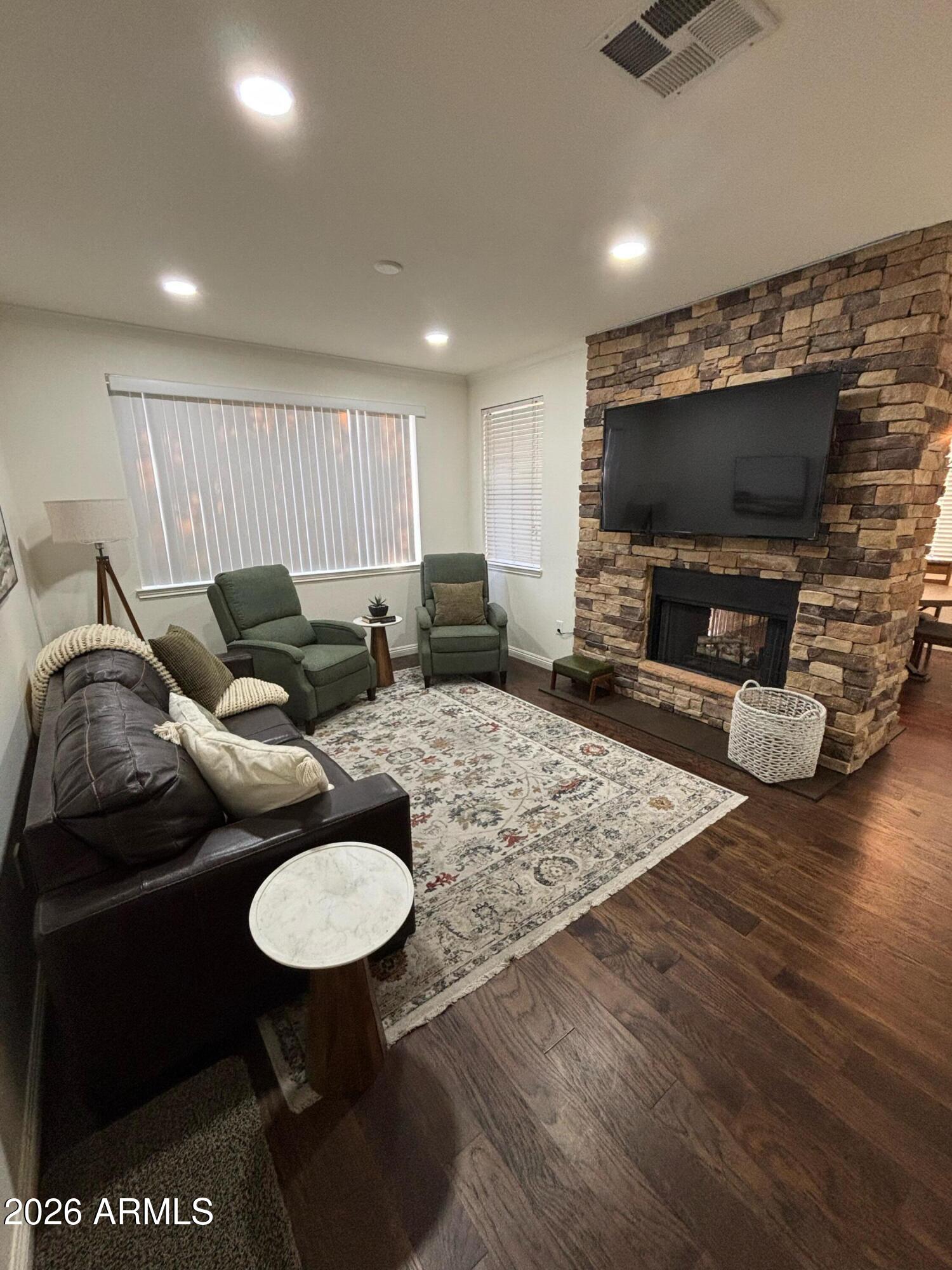 7009 E ACOMA Drive 1168