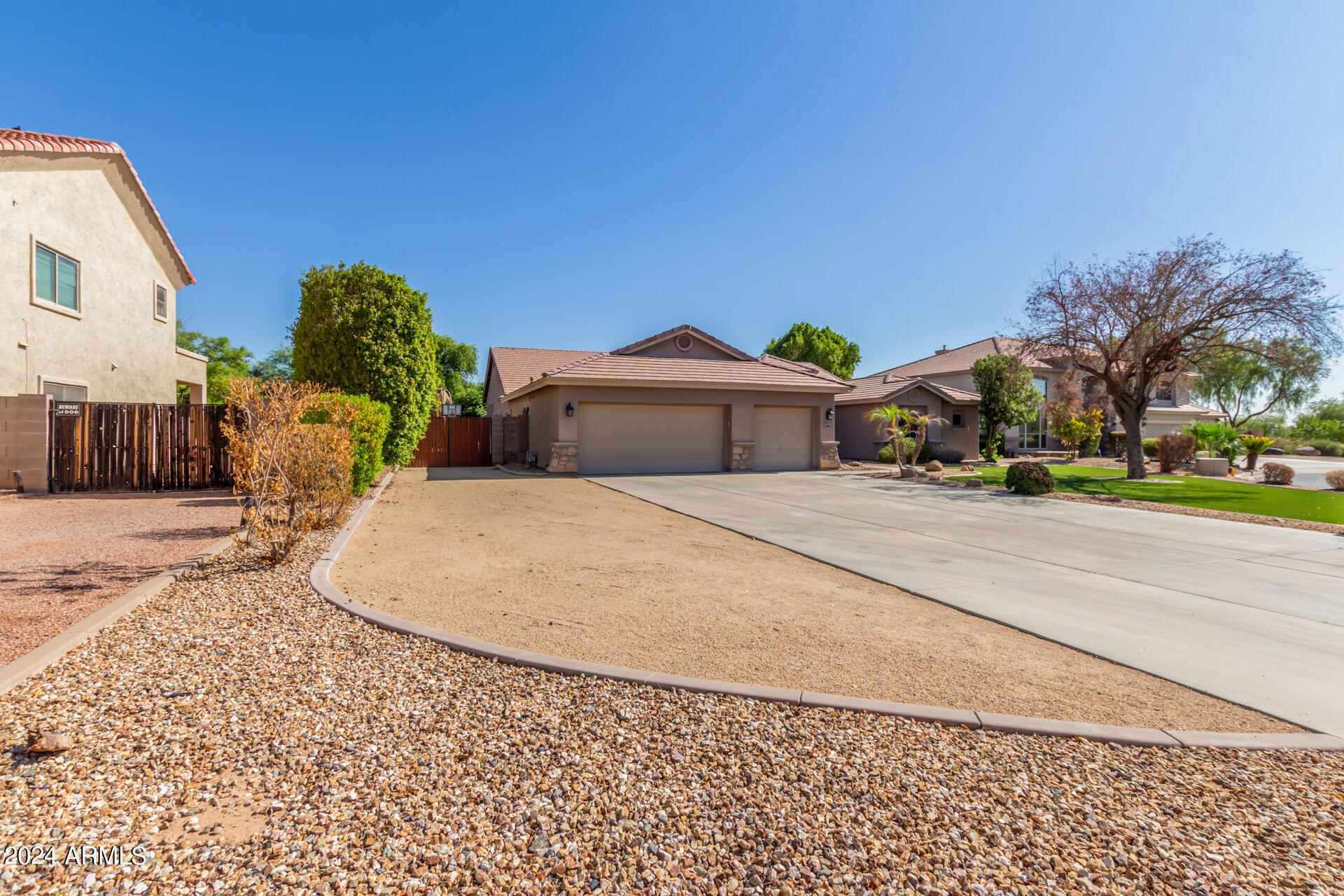 10913 N 153RD Lane