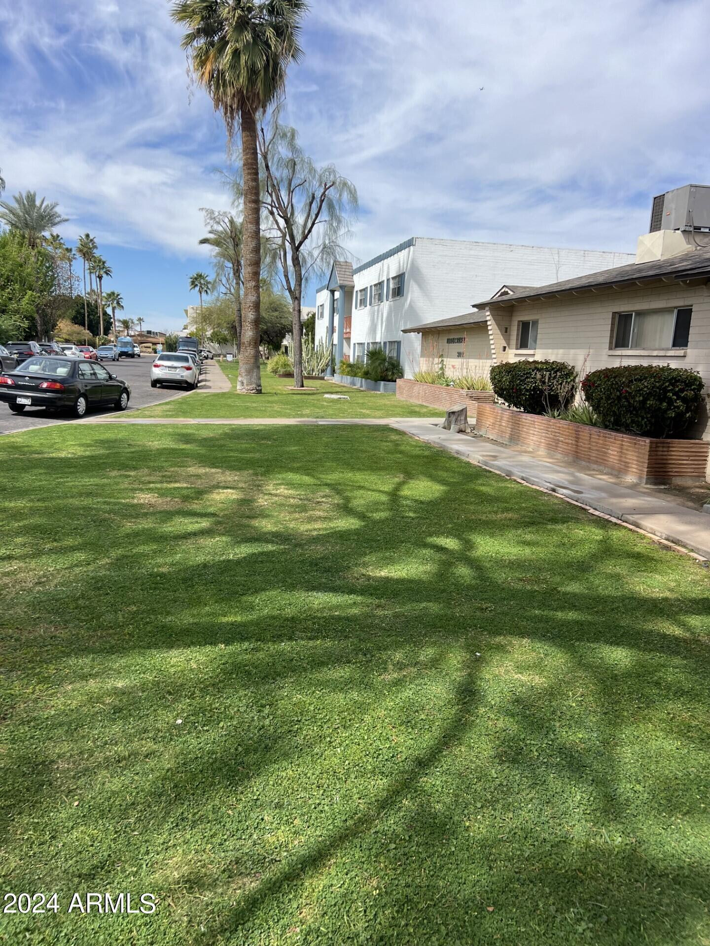 302 W Medlock Drive Apt 10
