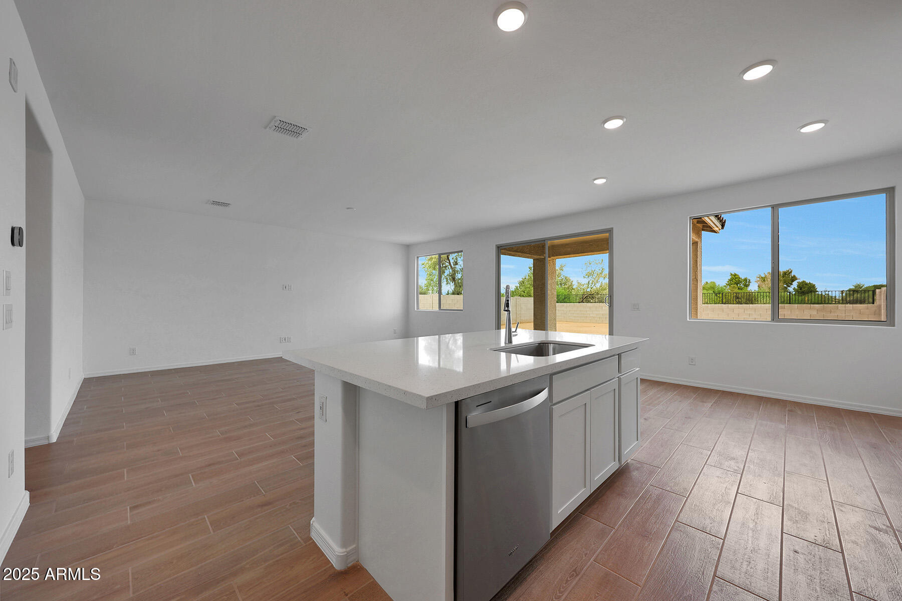 790 W Riparian Drive