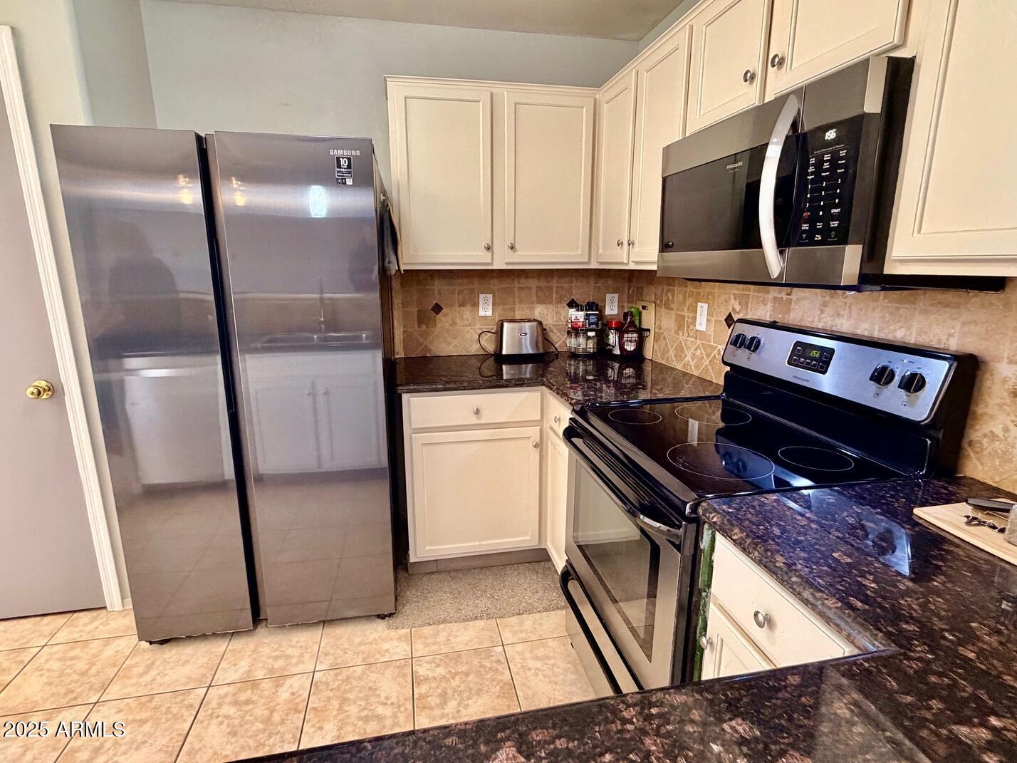 5989 E SUNRISE Circle