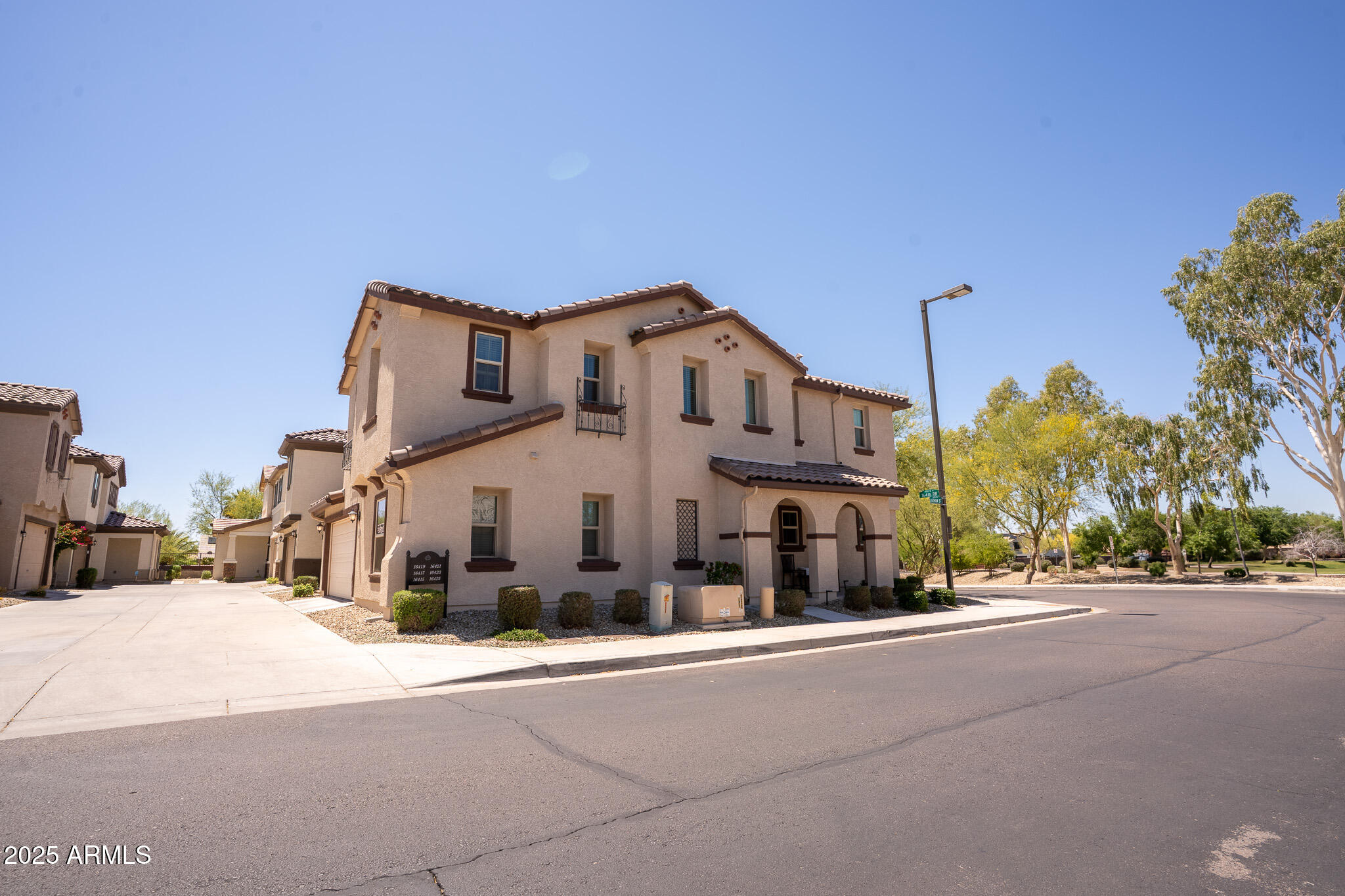 16425 W LATHAM Street