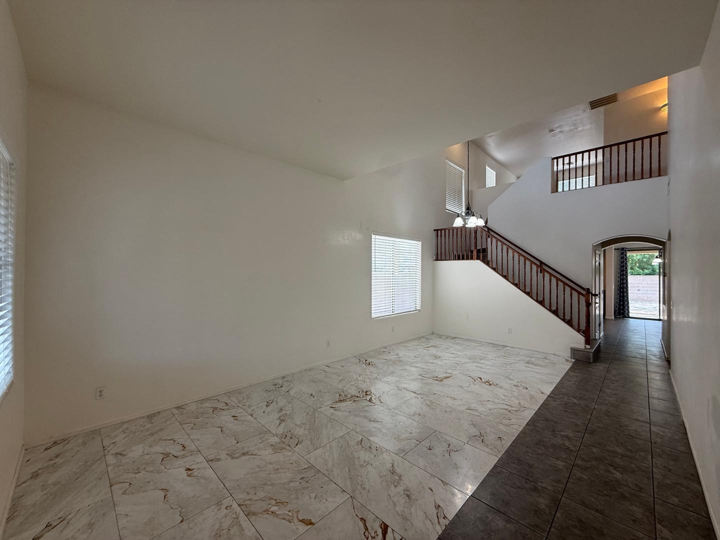 2635 E Vermont Court