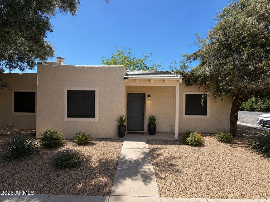 Photo of 15601 N 27th Street #5, Phoenix, AZ 85032 (MLS # 7029999)