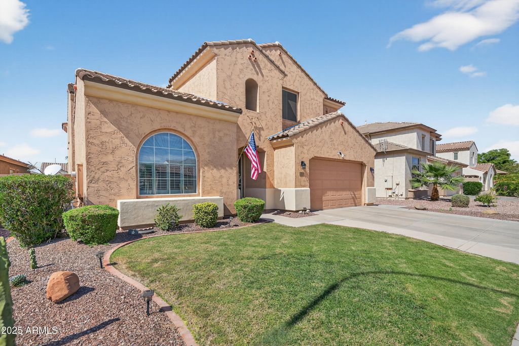 Photo of 6860 S Crystal Way, Chandler, AZ 85249 (MLS # 6929860)