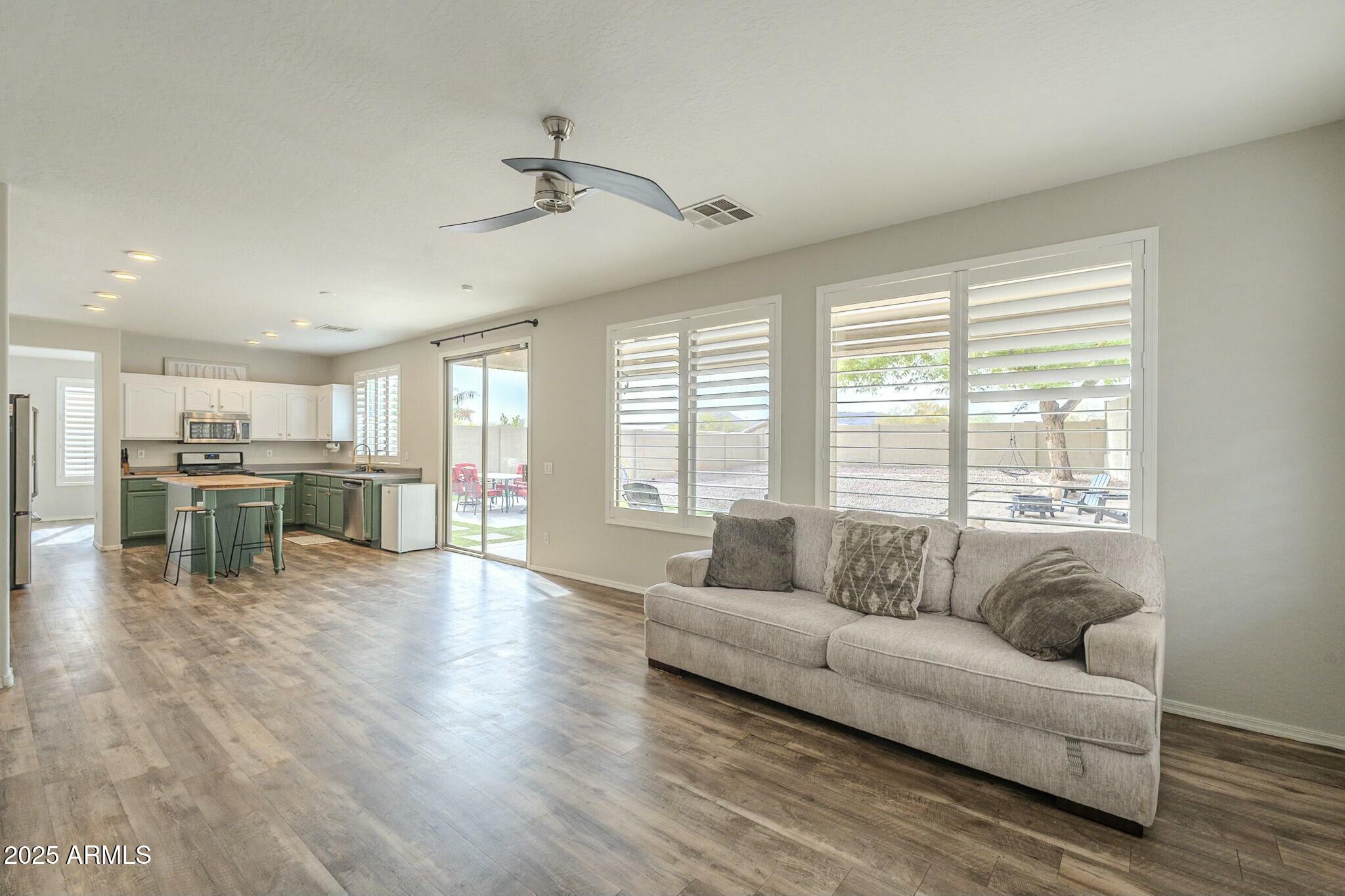 25622 N SINGBUSH Loop