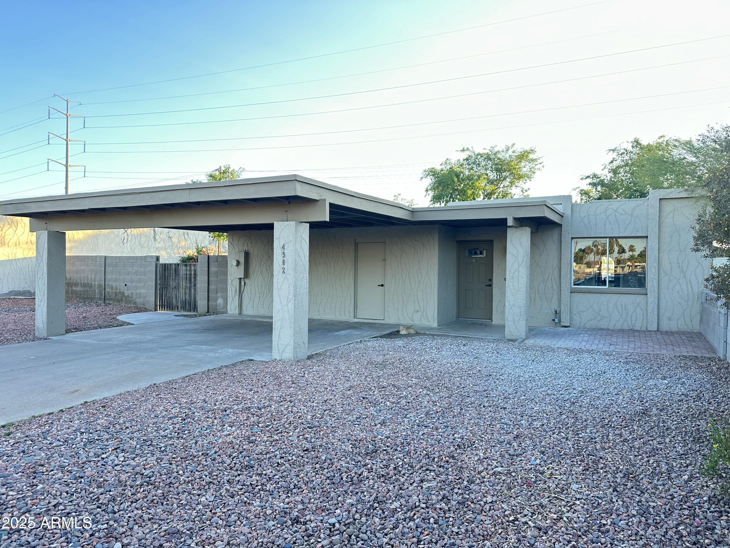 4902 S FAIR Lane