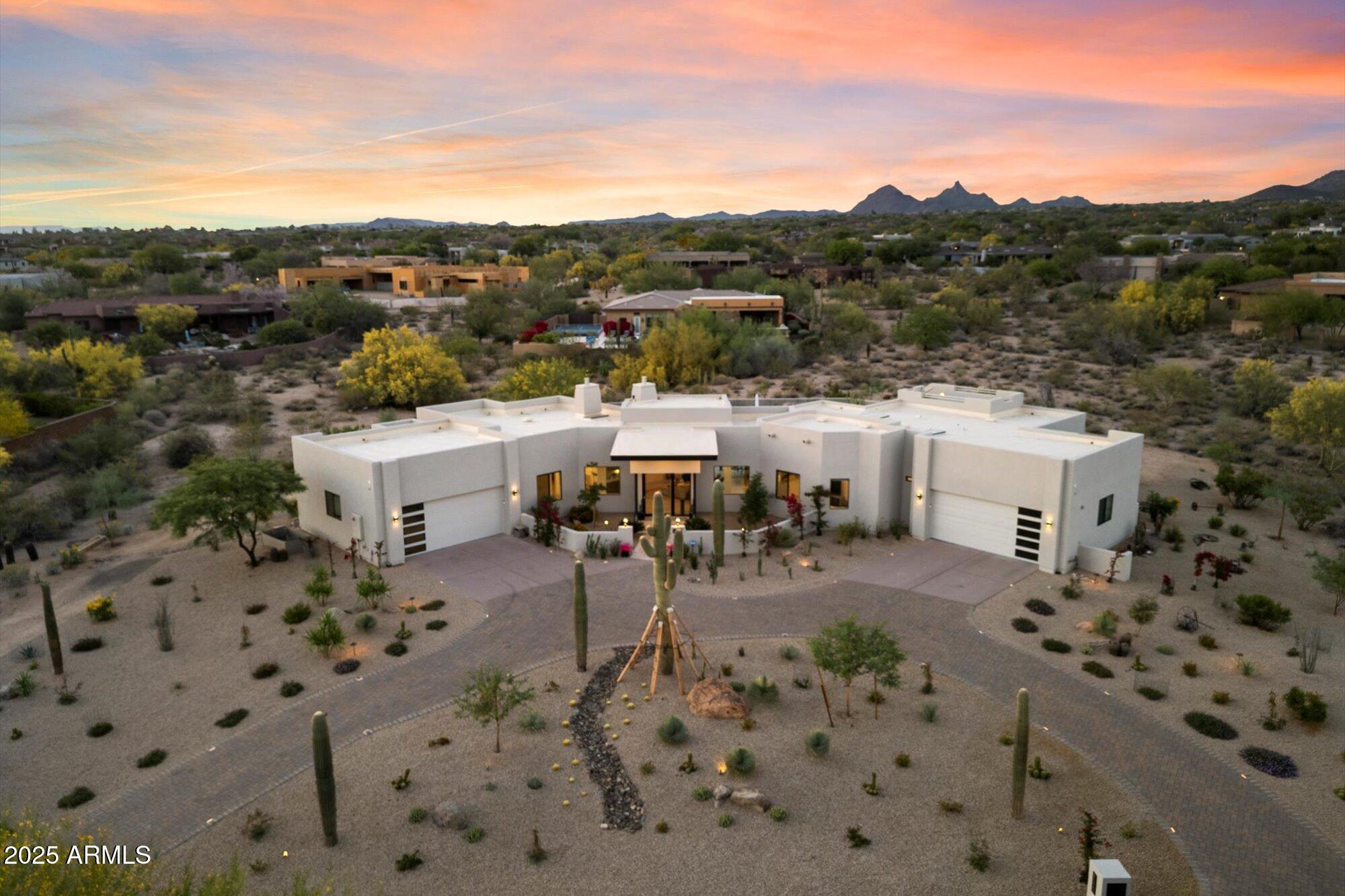 9022 E DIAMOND RIM Drive