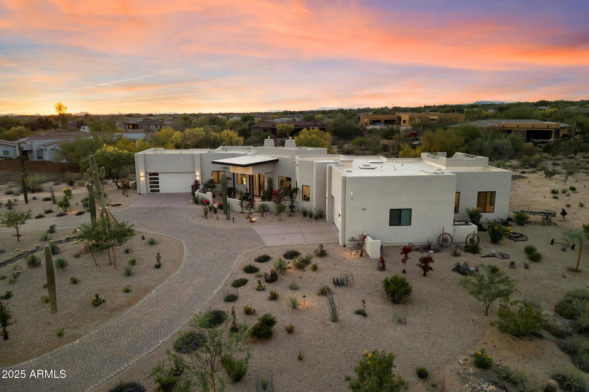 9022 E DIAMOND RIM Drive