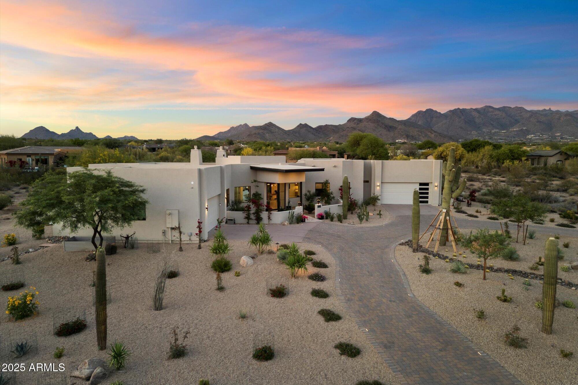 9022 E DIAMOND RIM Drive