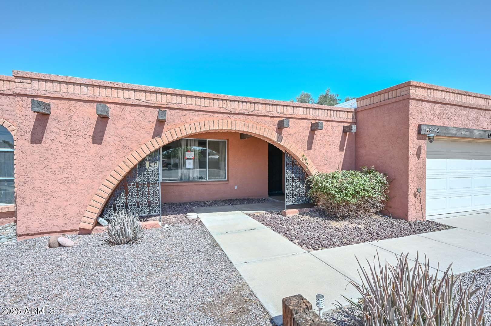 8442 N 48TH Drive