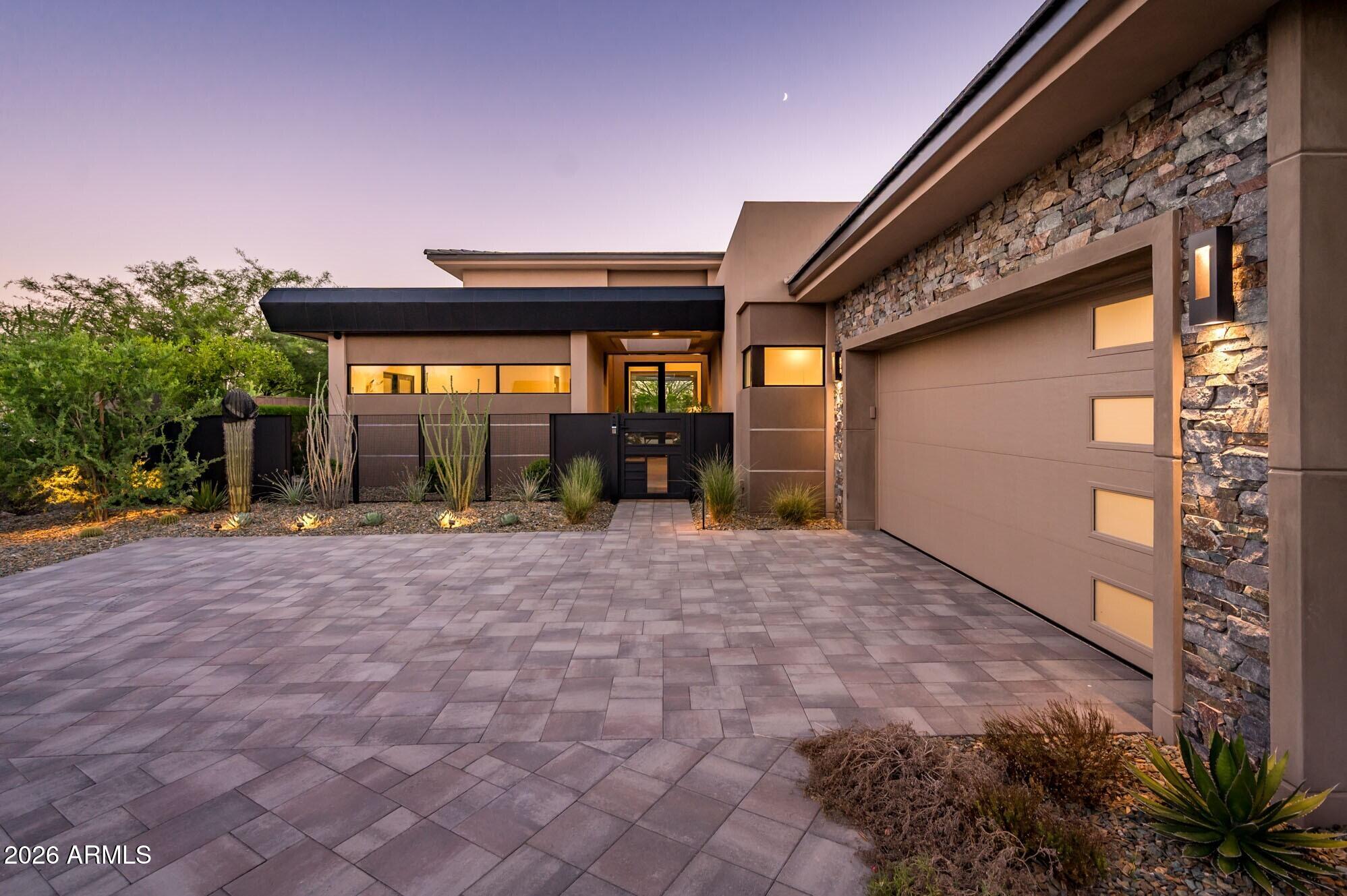 37200 N CAVE CREEK Road 1018
