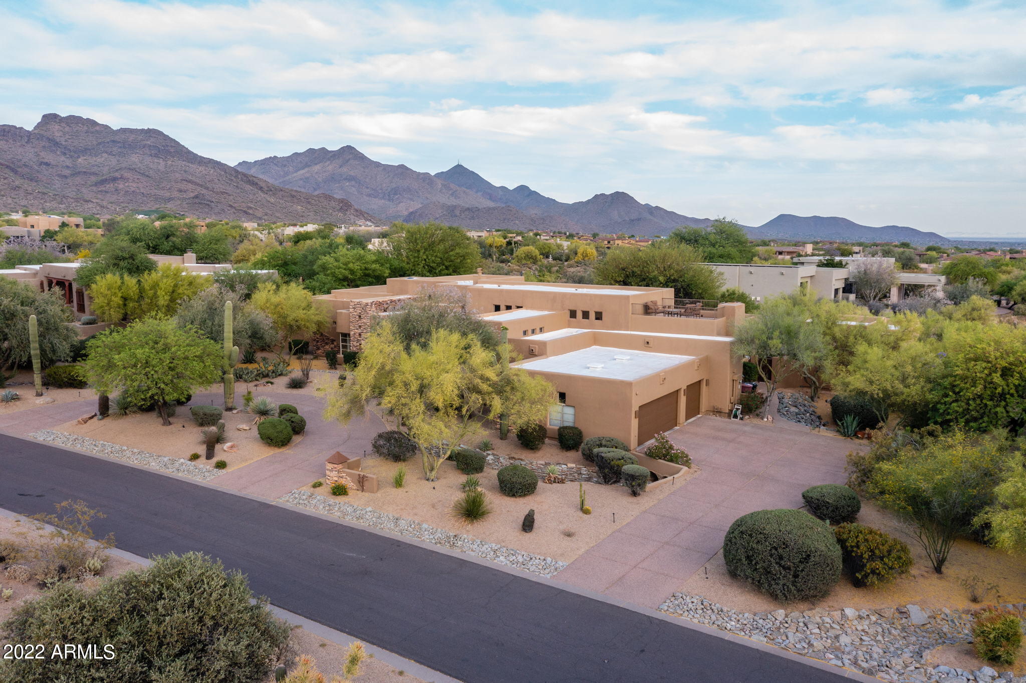 PINNACLE PEAK VISTAS - Residential