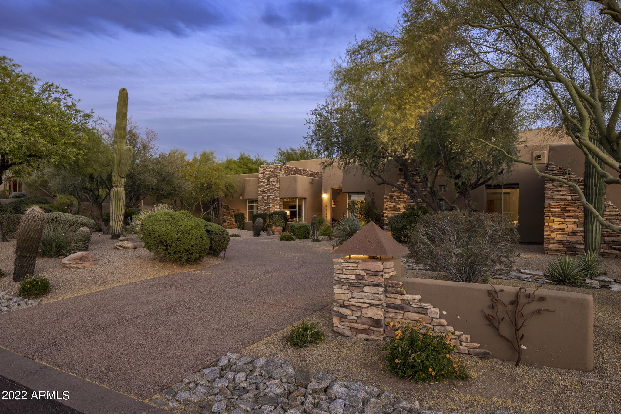 PINNACLE PEAK VISTAS - Residential