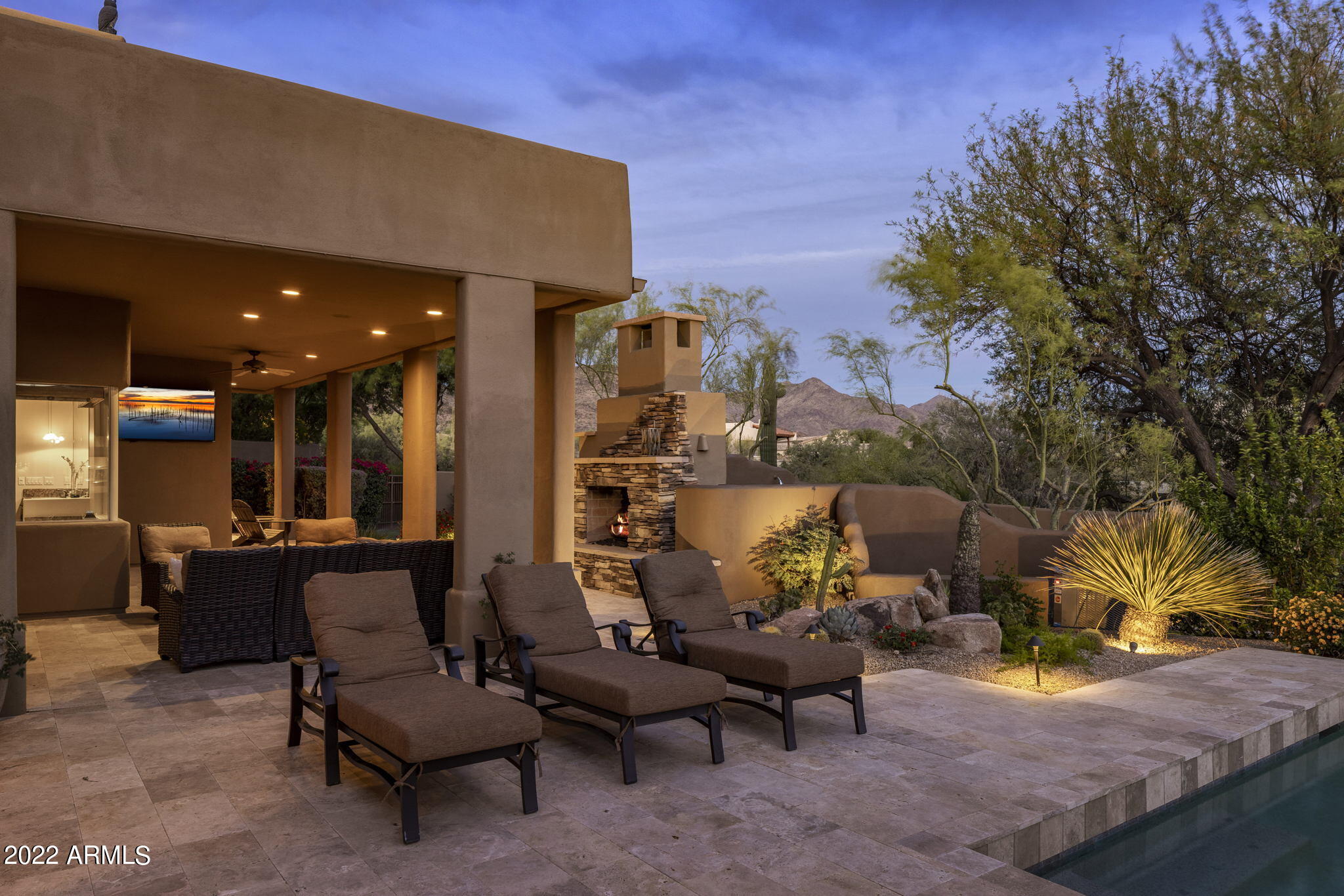 PINNACLE PEAK VISTAS - Residential