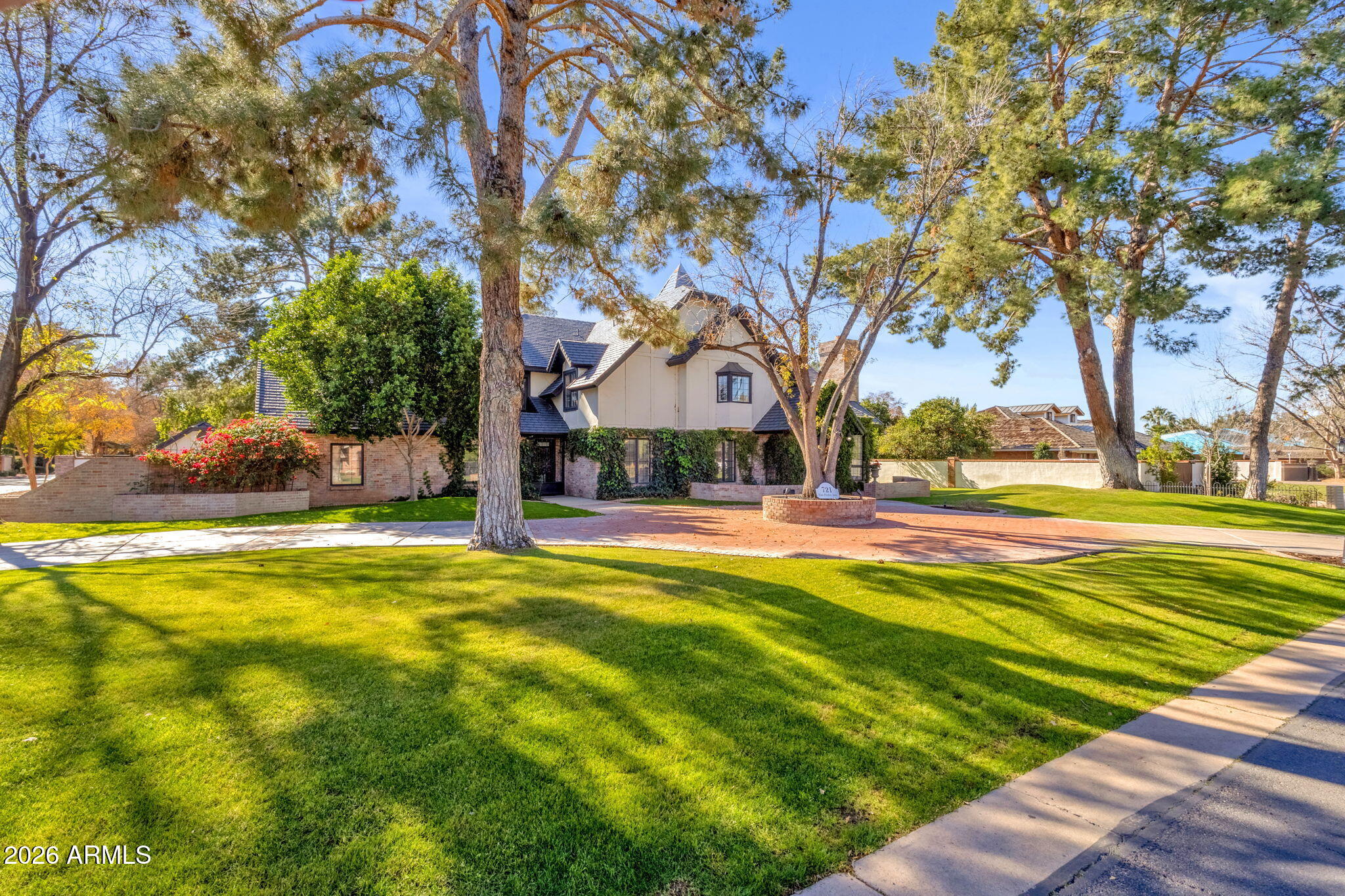 721 E SAN PEDRO Avenue