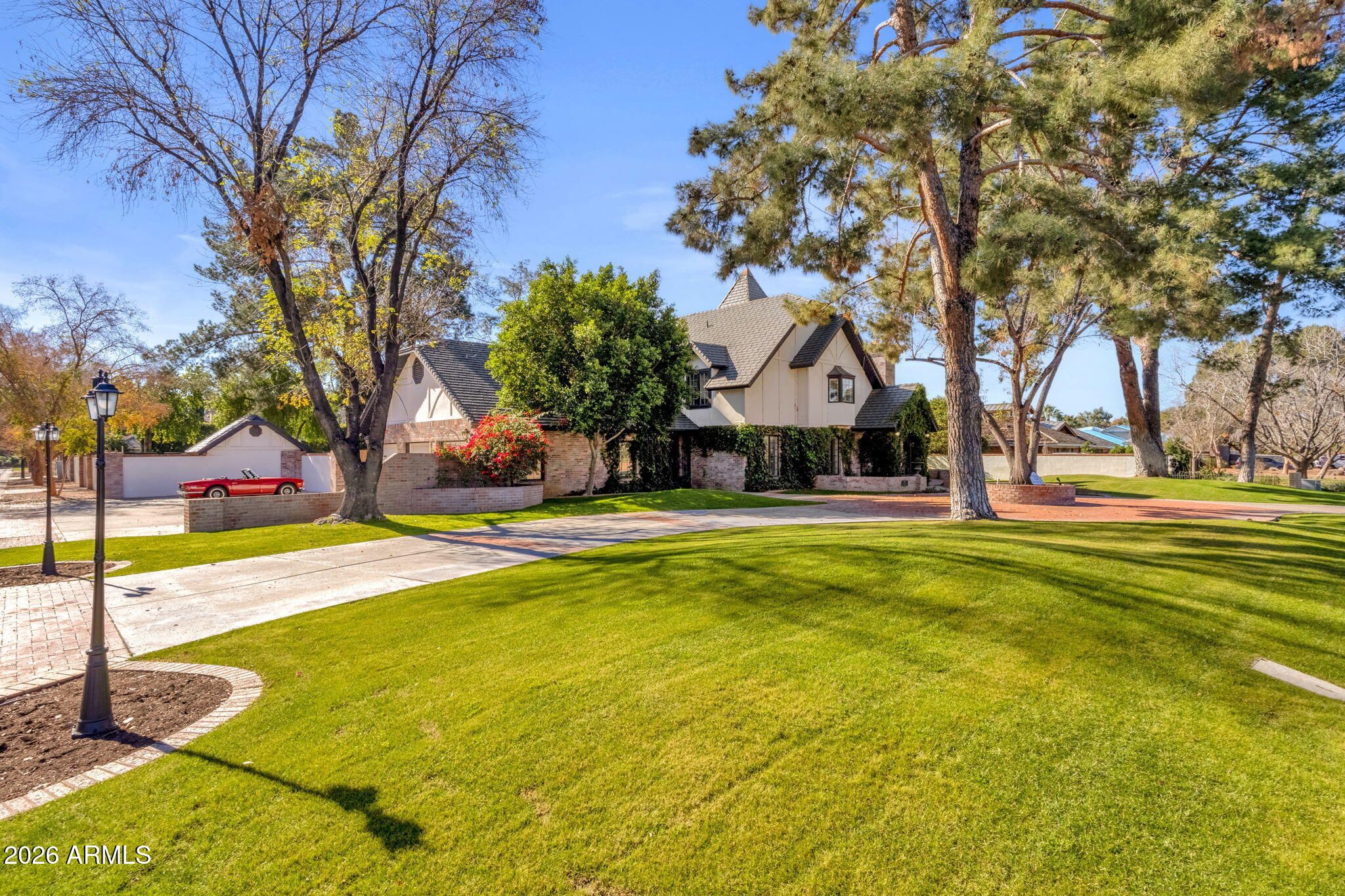 721 E SAN PEDRO Avenue