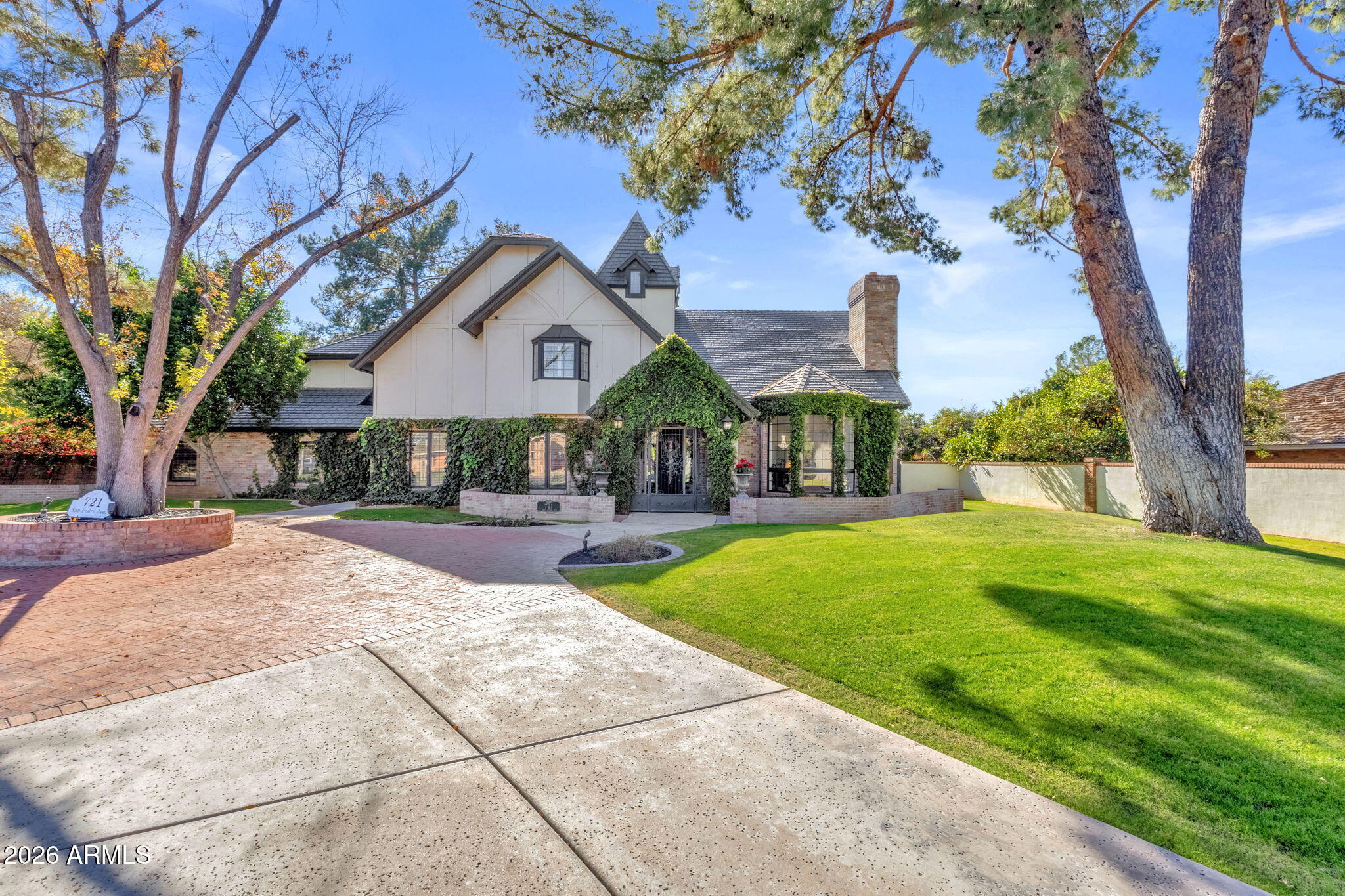 721 E SAN PEDRO Avenue