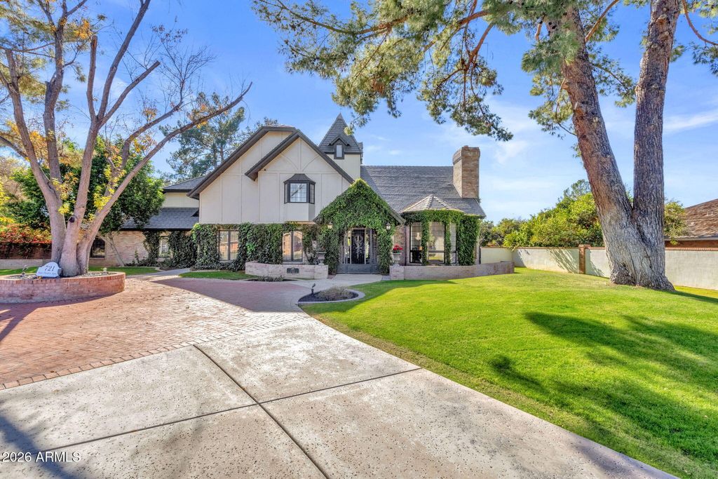 Photo of 721 E San Pedro Avenue, Gilbert, AZ 85234 (MLS # 6959159)