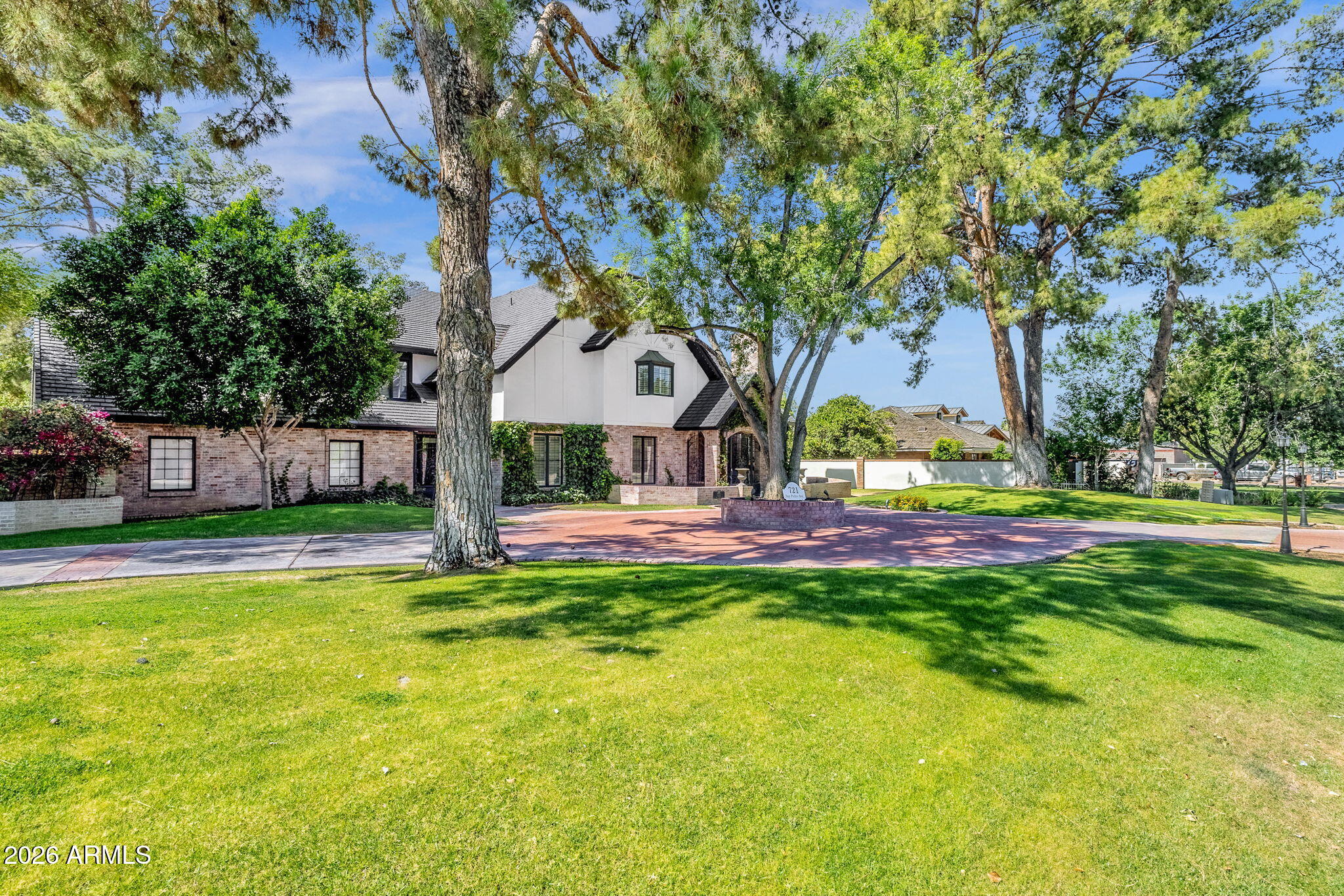 721 E SAN PEDRO Avenue