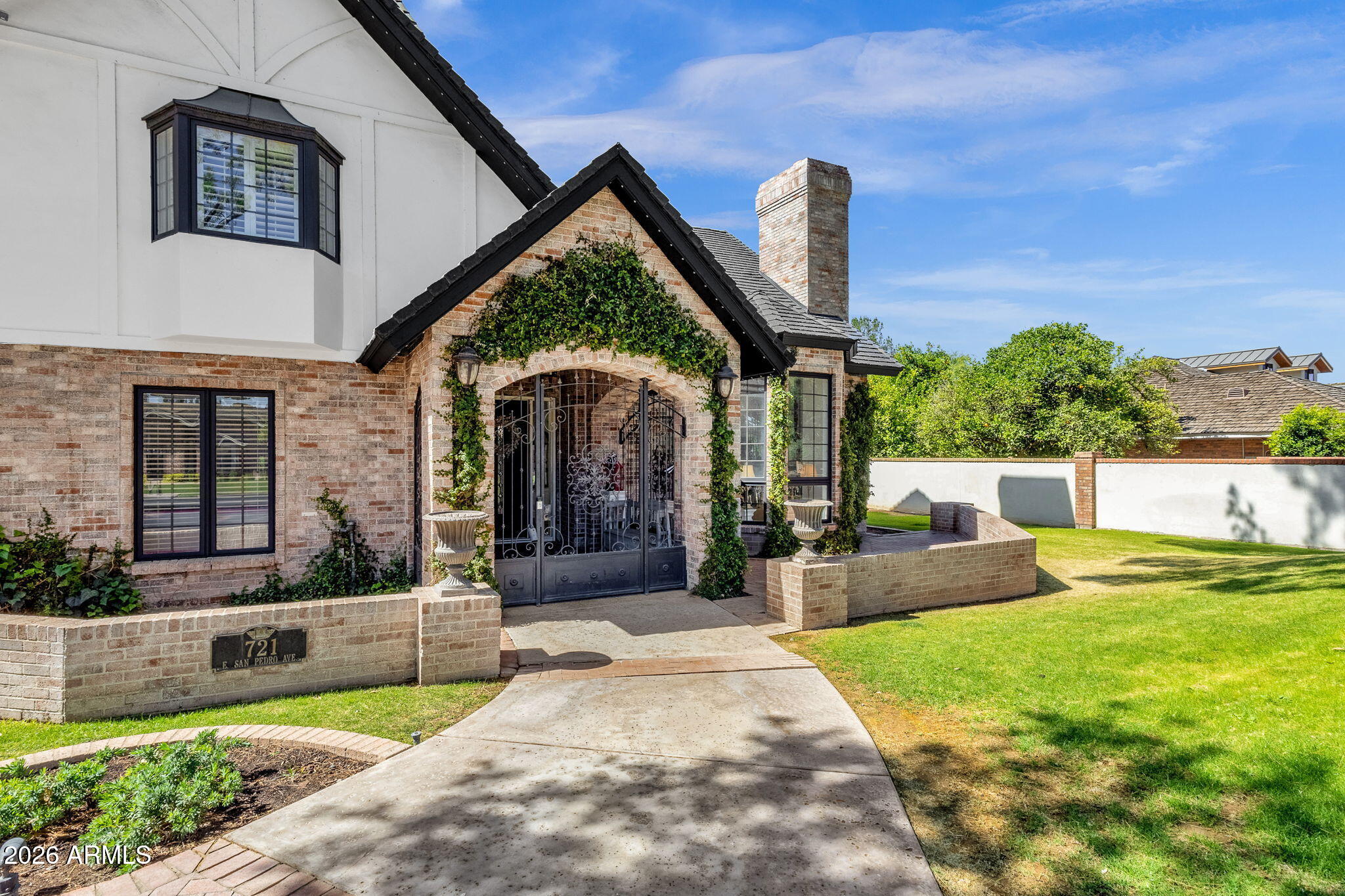 721 E SAN PEDRO Avenue