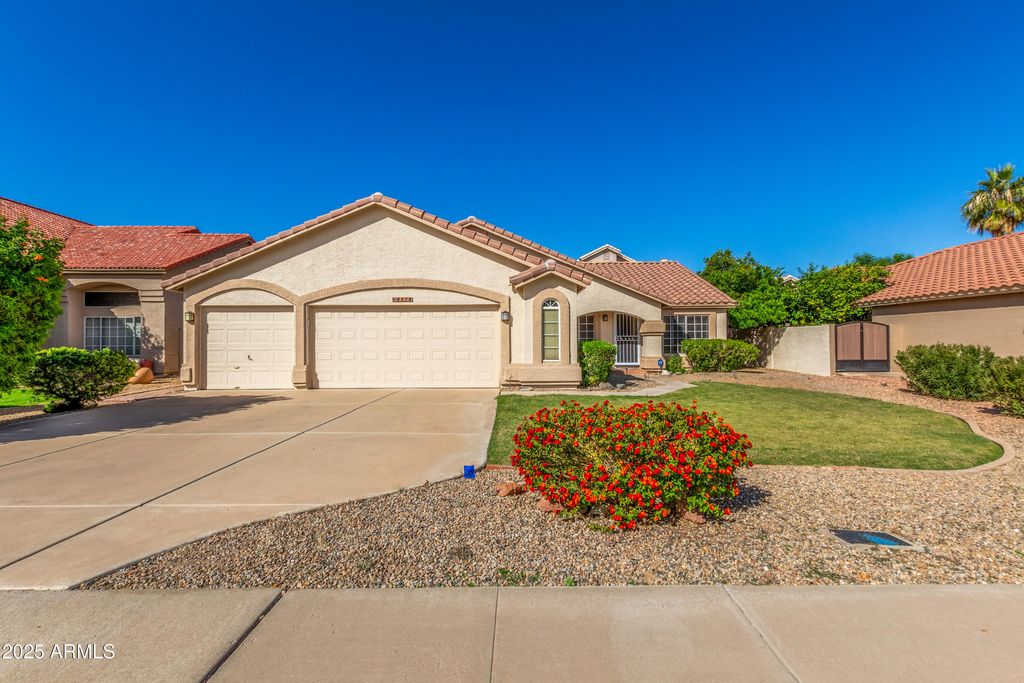 Photo of 8578 S Maple Avenue, Tempe, AZ 85284 (MLS # 6948315)