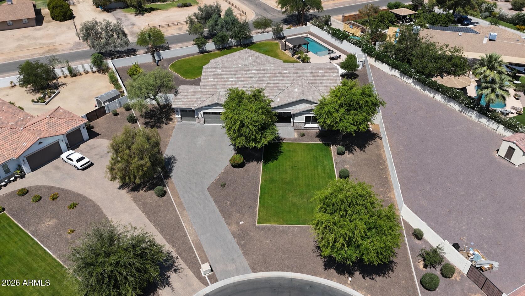 4310 E KINGS Avenue