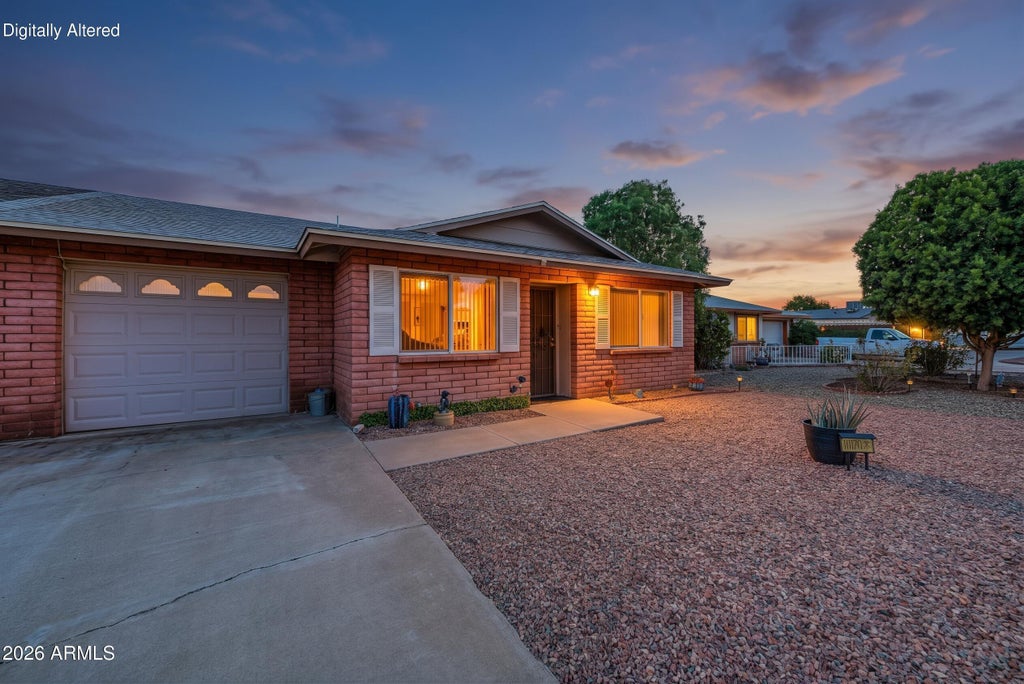 Photo of 10120 N 96th Drive #B, Peoria, AZ 85345 (MLS # 7094298)