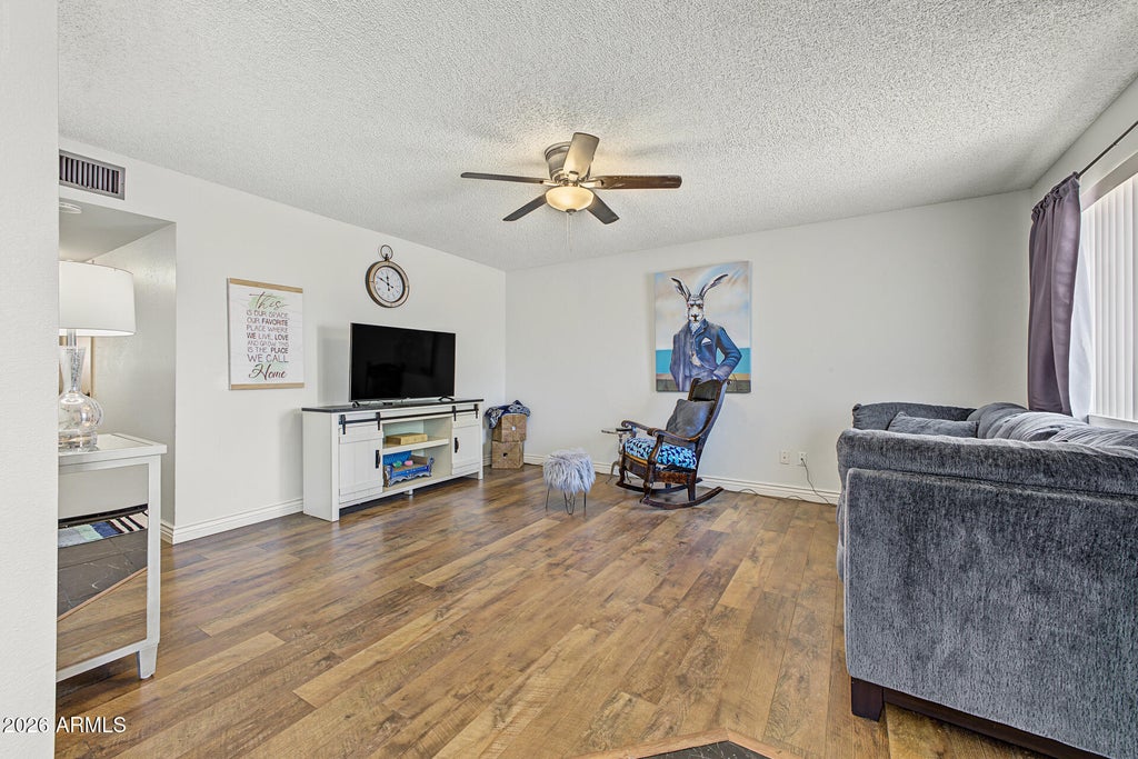 Photo of 10120 N 96th Drive #B, Peoria, AZ 85345 (MLS # 7094298)